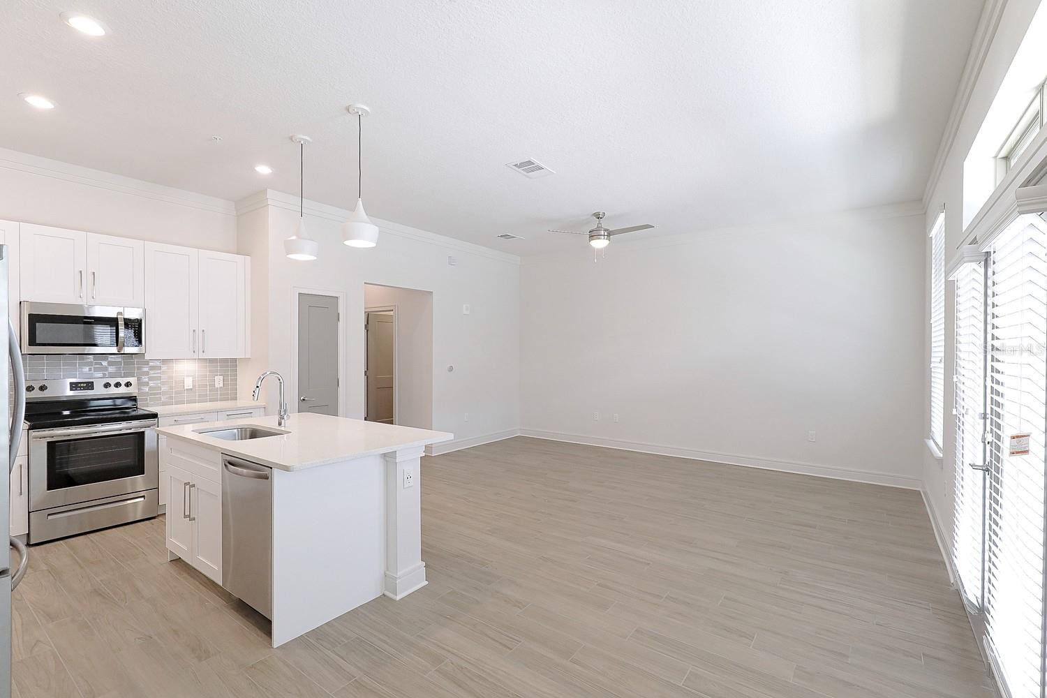 1420 LAKEFRONT DR #TH-104, SARASOTA, FL, 34240
