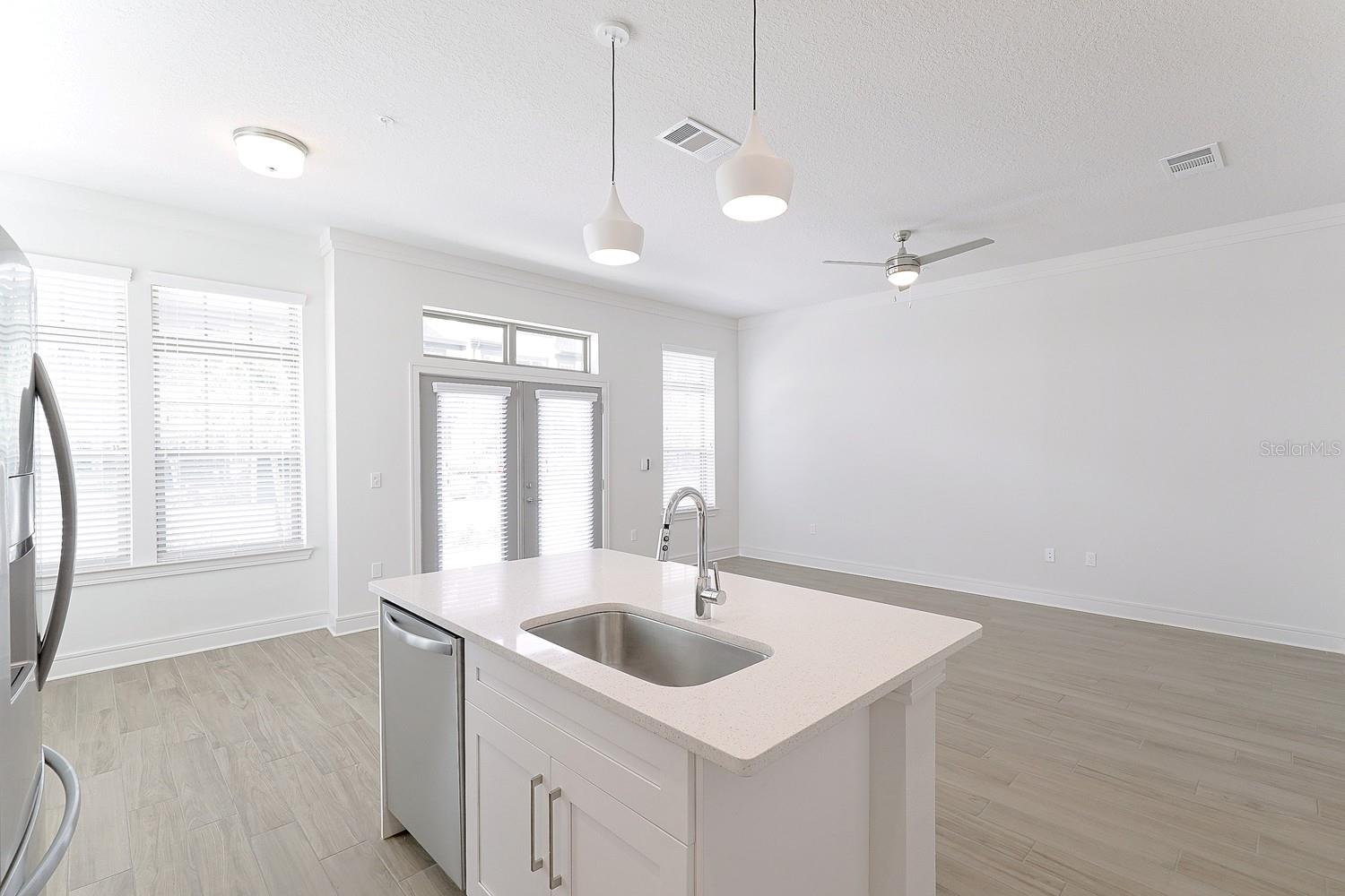 1420 LAKEFRONT DR #TH-101, SARASOTA, FL, 34240