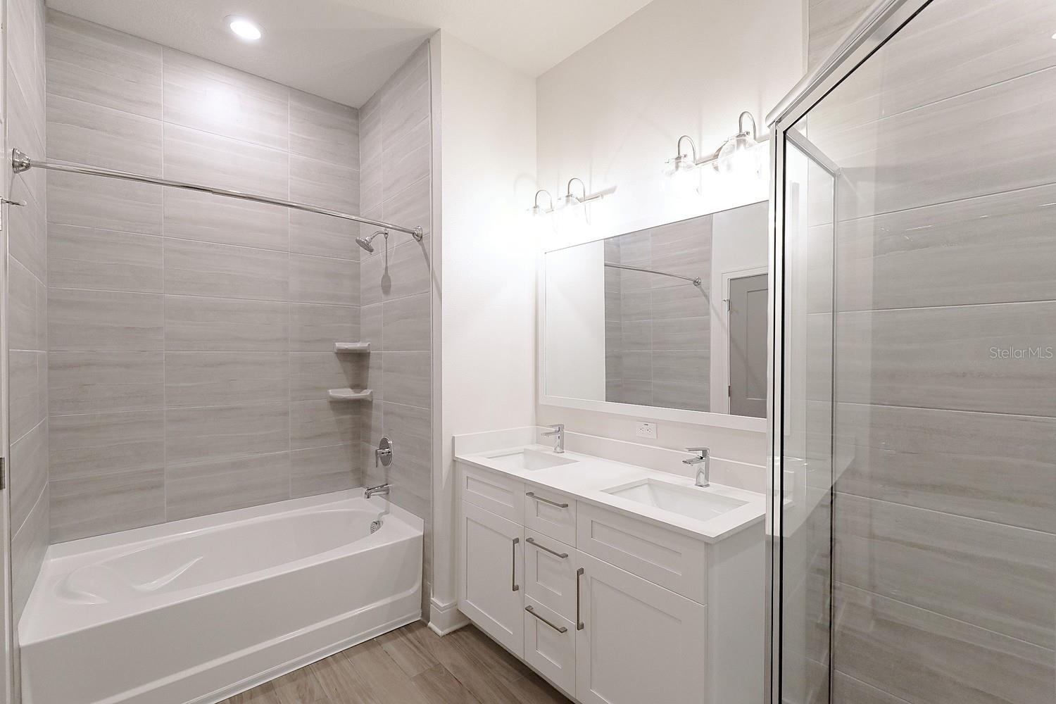 1420 LAKEFRONT DR #TH-101, SARASOTA, FL, 34240