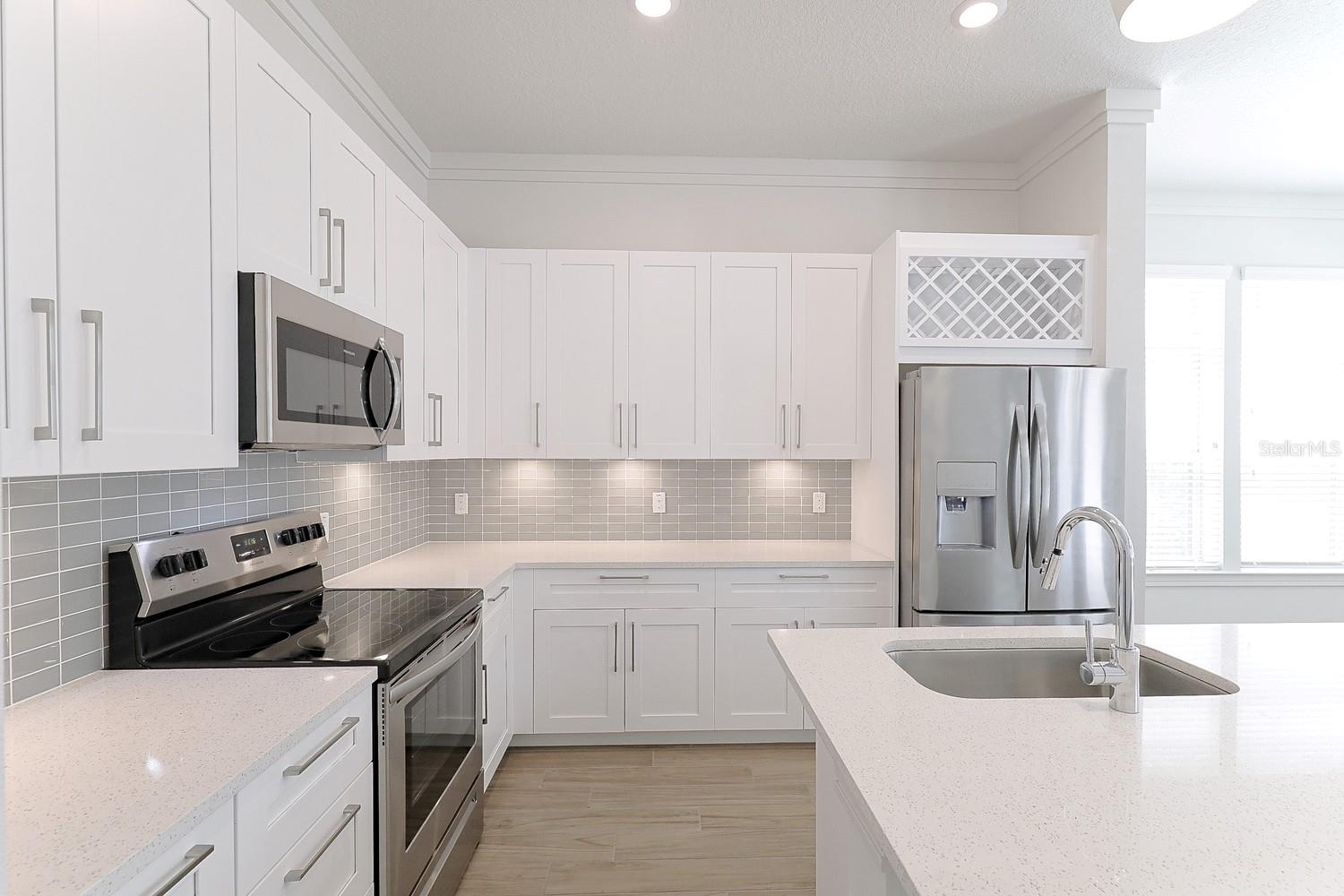 1420 LAKEFRONT DR #TH-101, SARASOTA, FL, 34240