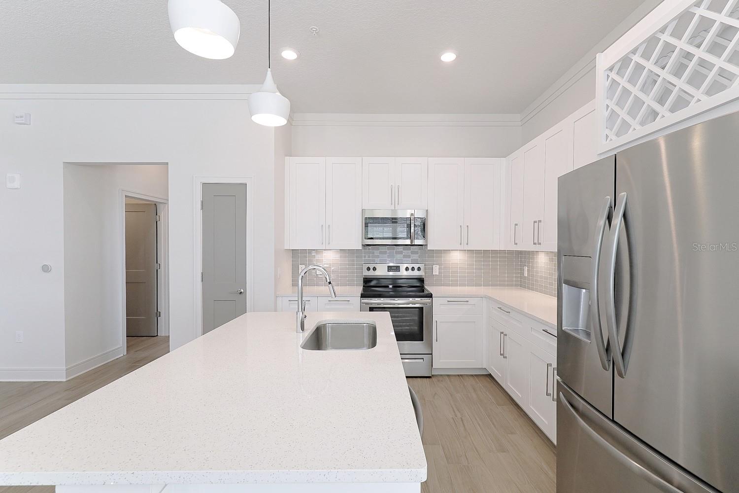 1420 LAKEFRONT DR #TH-101, SARASOTA, FL, 34240