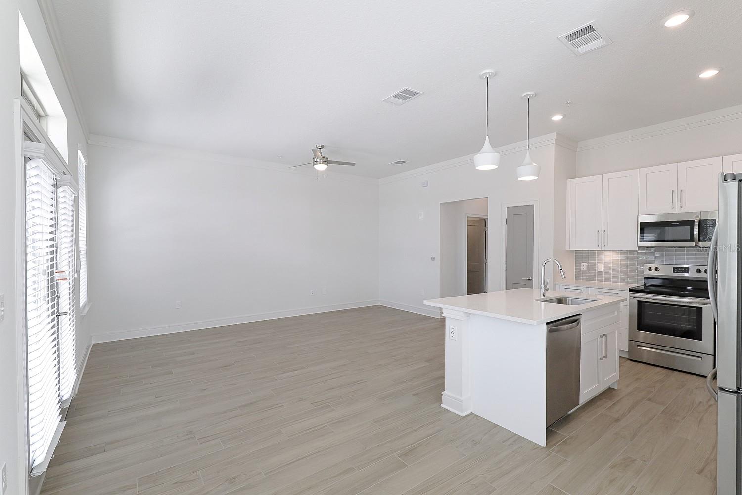 1420 LAKEFRONT DR #TH-101, SARASOTA, FL, 34240