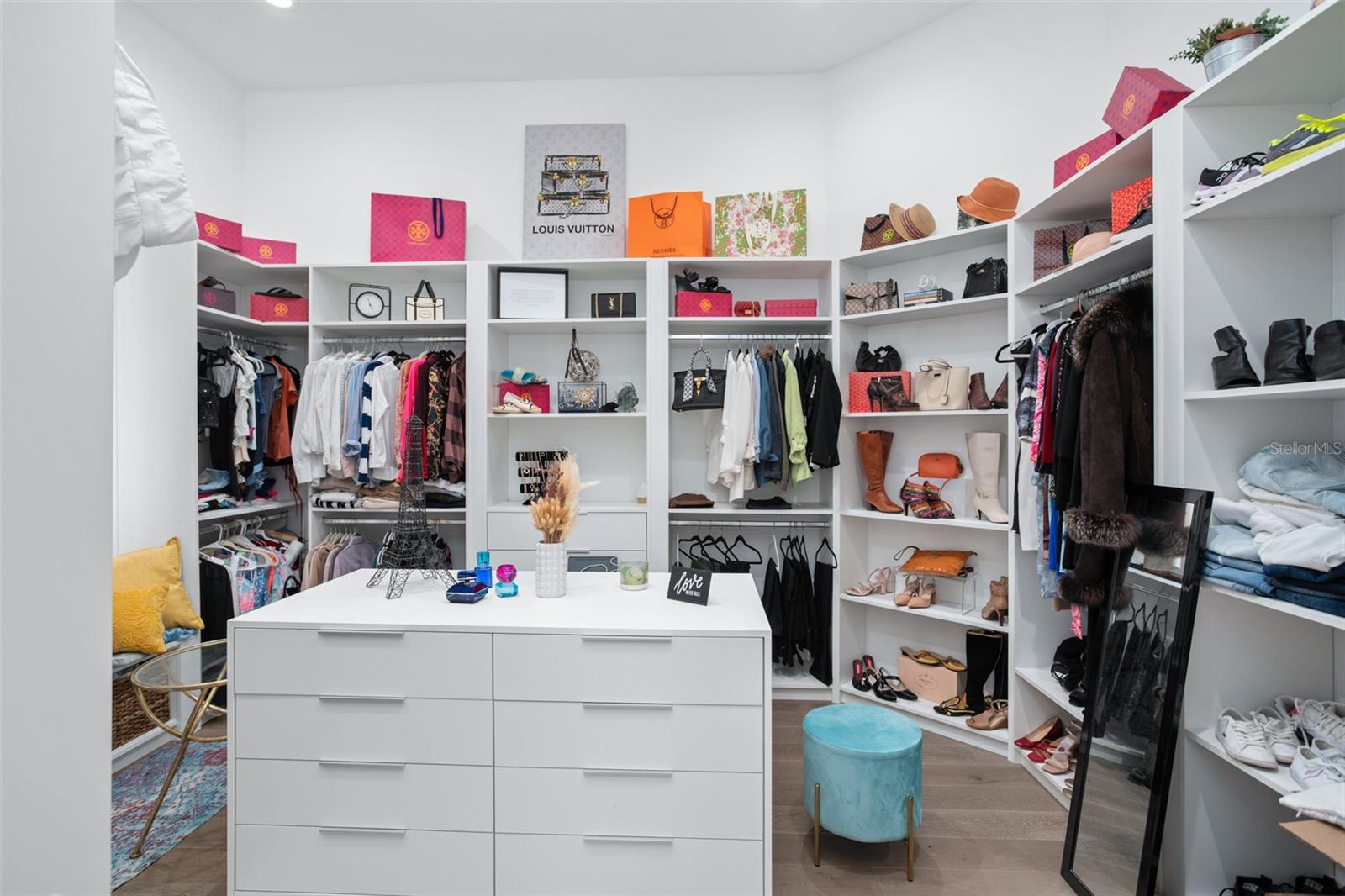 O6276258 Property Photo