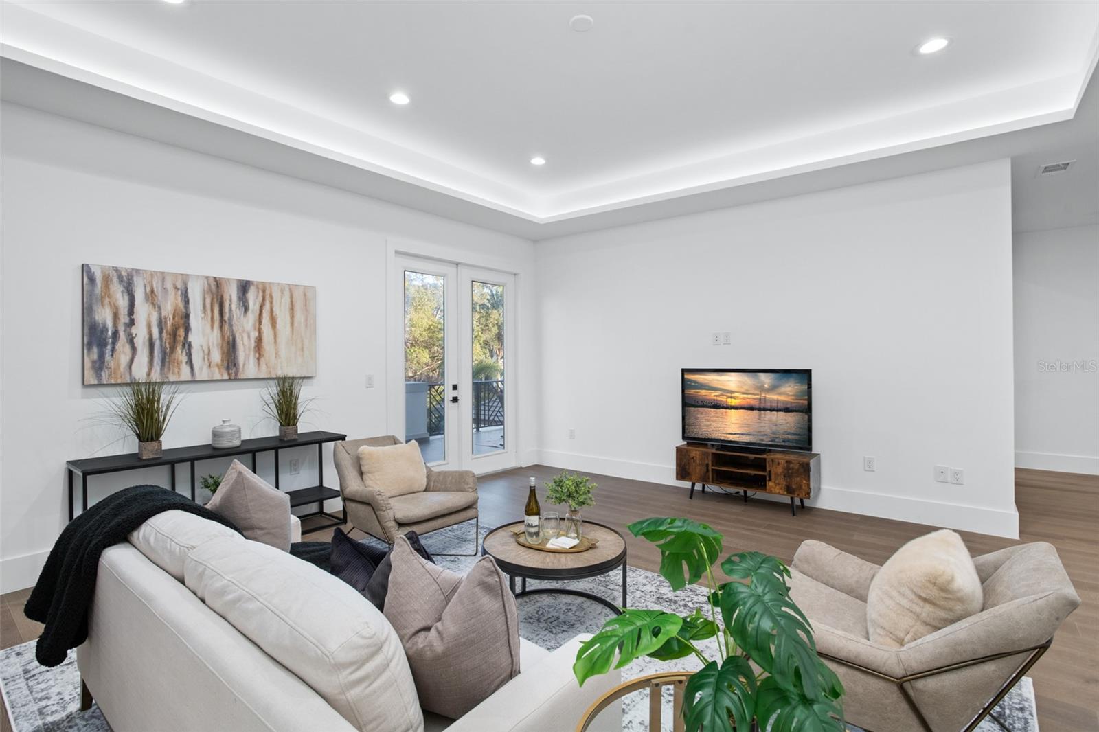 O6276258 Property Photo