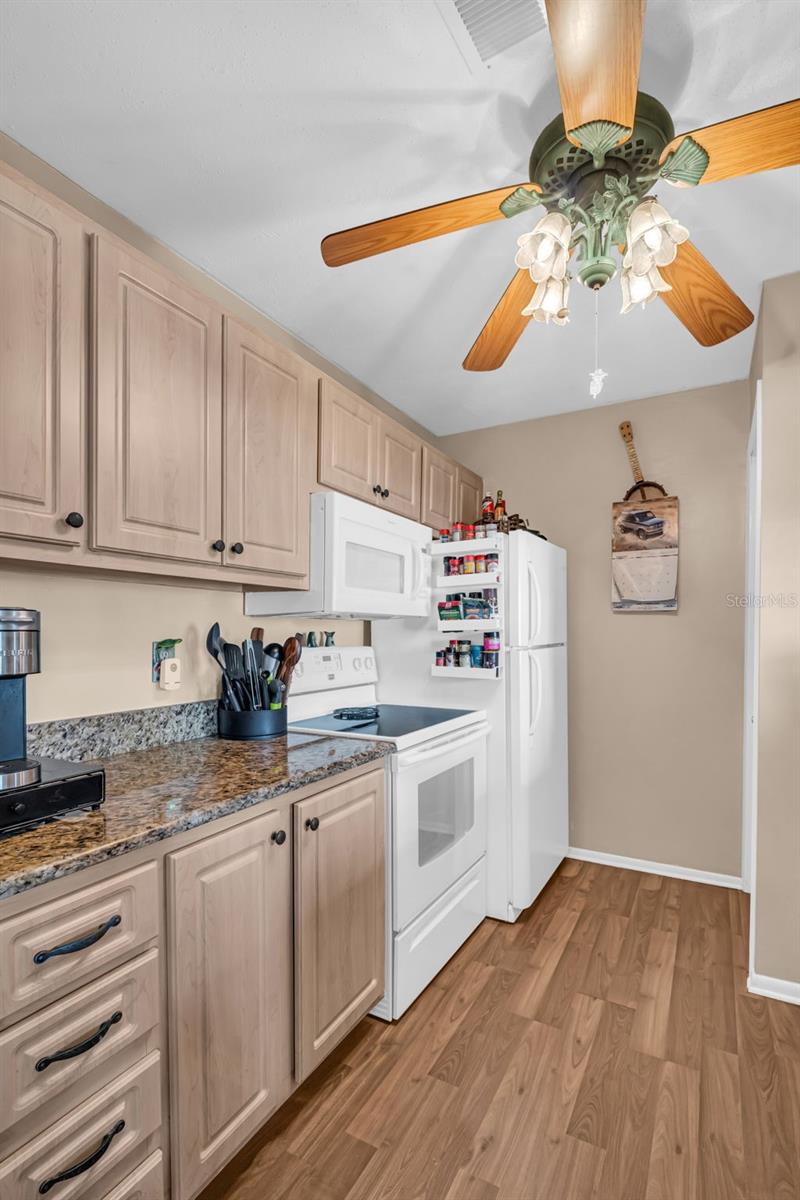 355 MOORINGS COVE DR #355, TARPON SPRINGS, FL, 34689