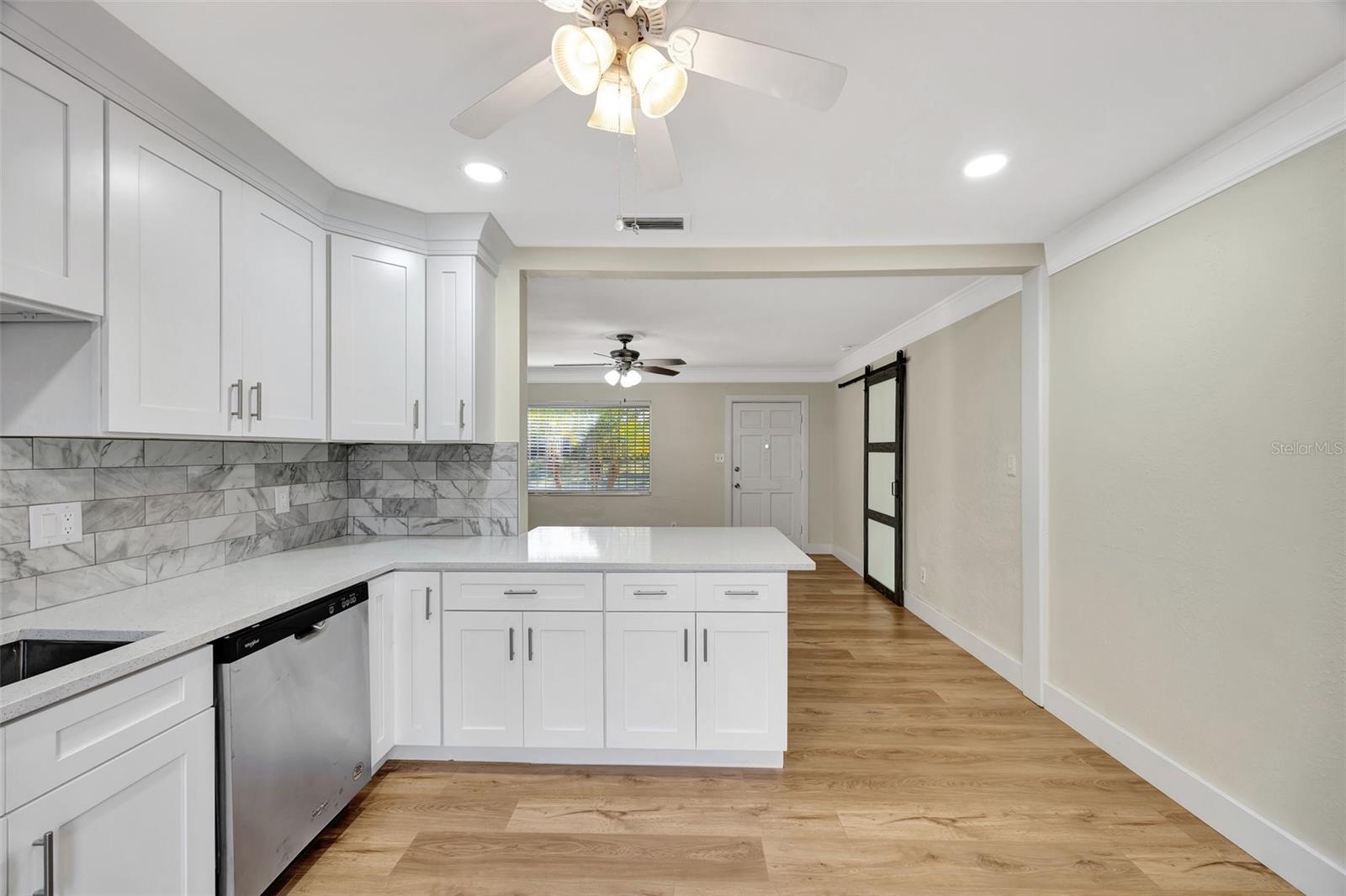1423 W LINEBAUGH AVE, TAMPA, FL, 33612
