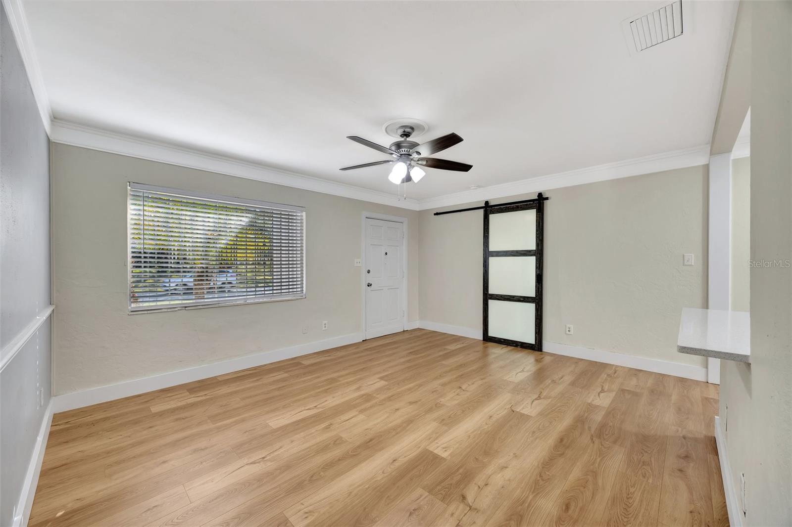 1423 W LINEBAUGH AVE, TAMPA, FL, 33612