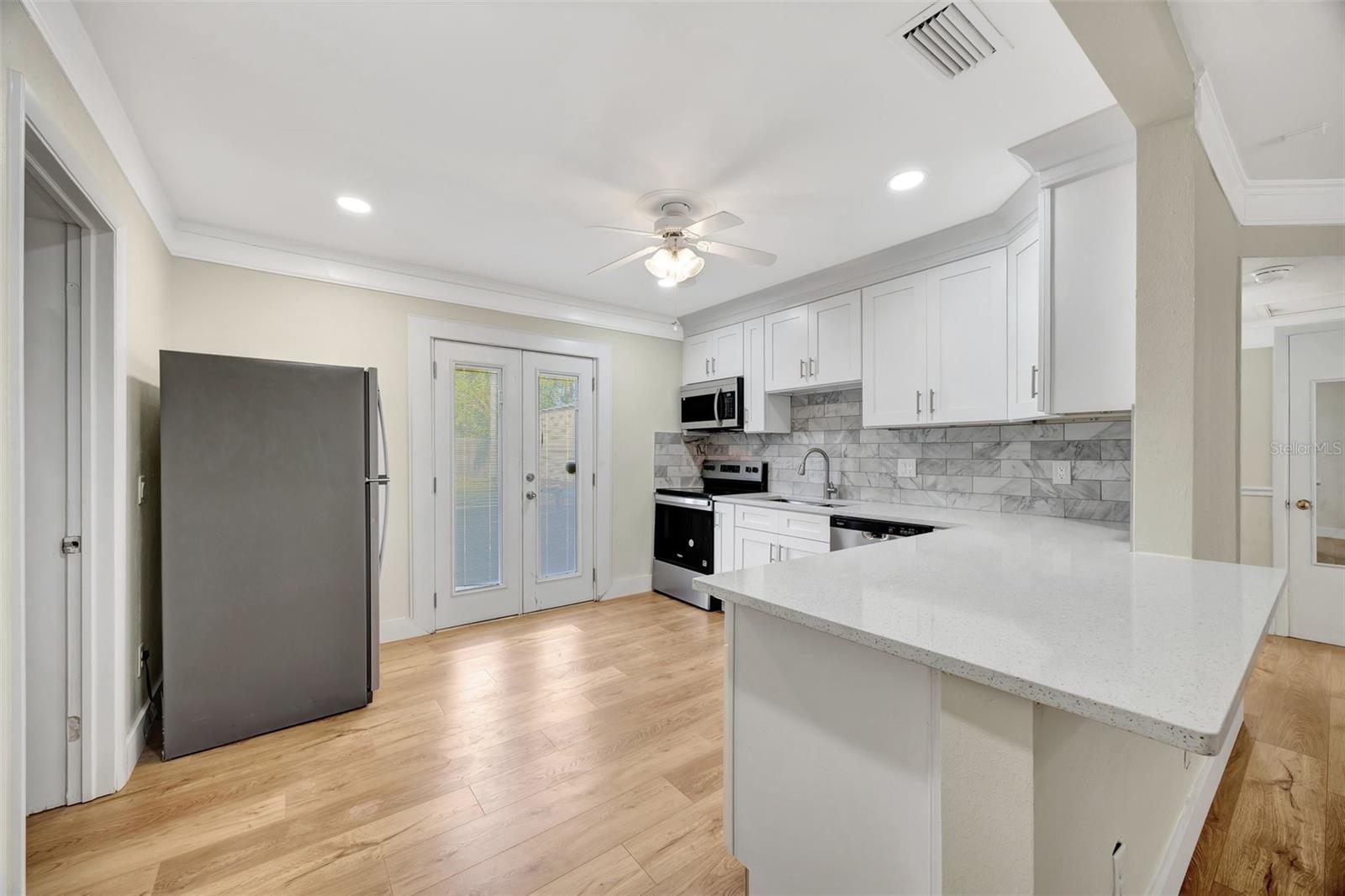 1423 W LINEBAUGH AVE, TAMPA, FL, 33612