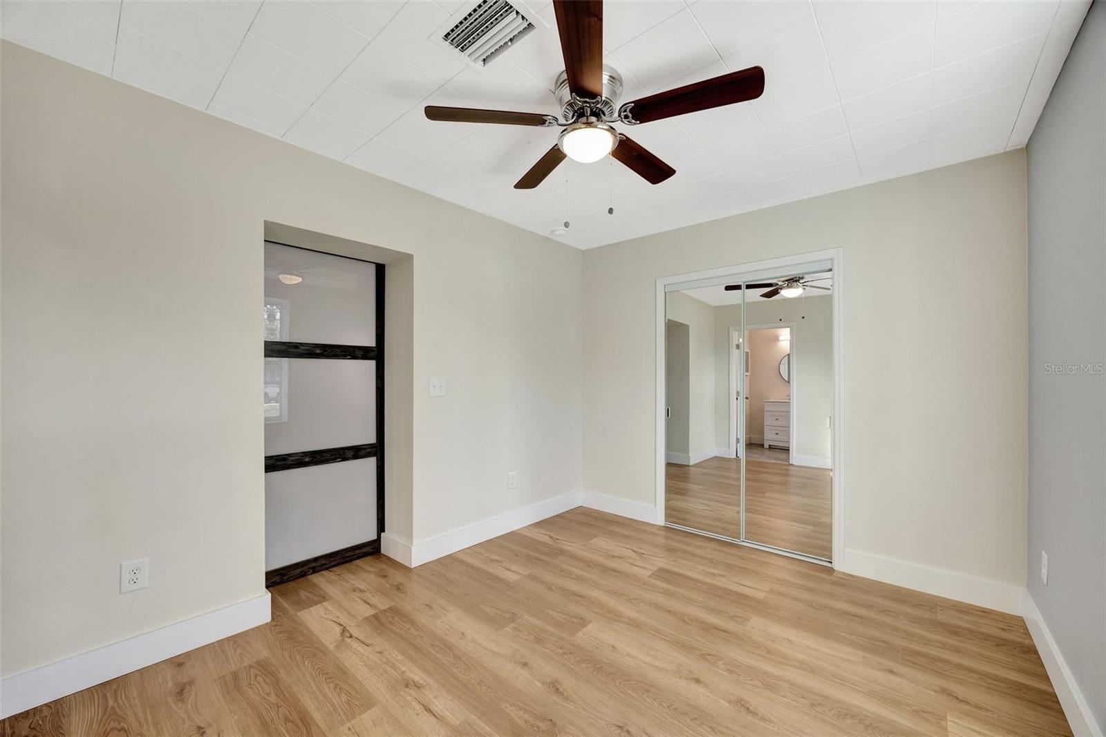 1423 W LINEBAUGH AVE, TAMPA, FL, 33612