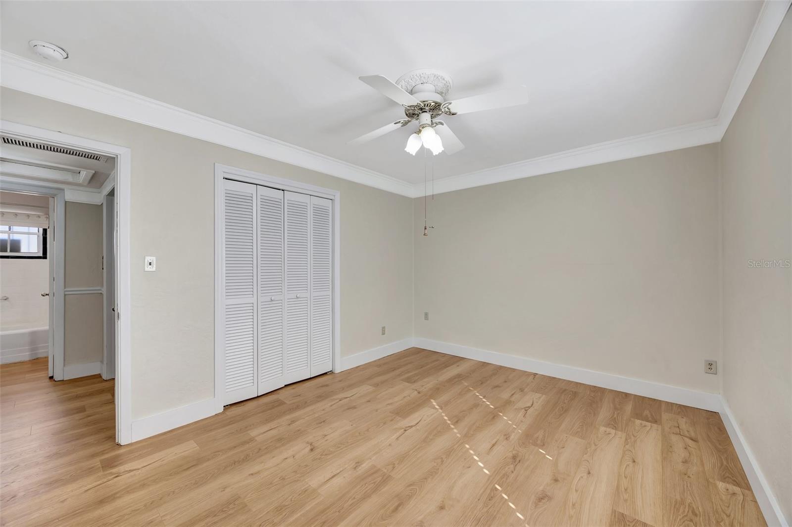 1423 W LINEBAUGH AVE, TAMPA, FL, 33612