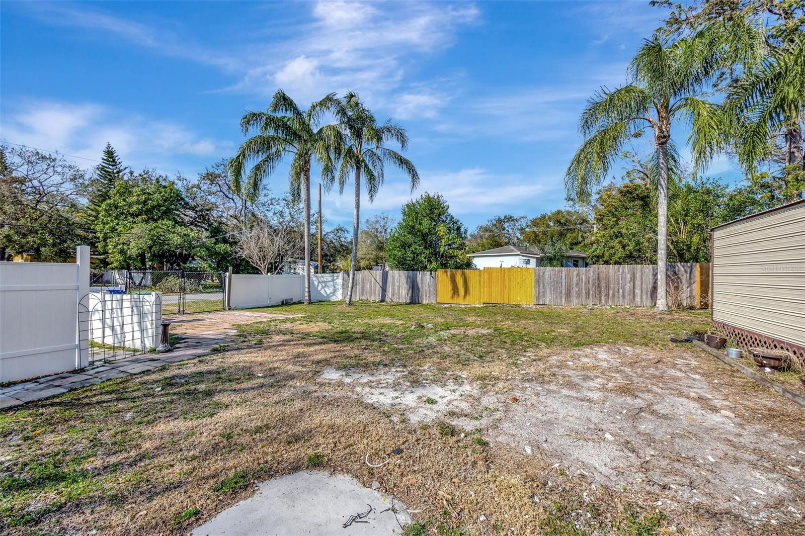 1423 W LINEBAUGH AVE, TAMPA, FL, 33612