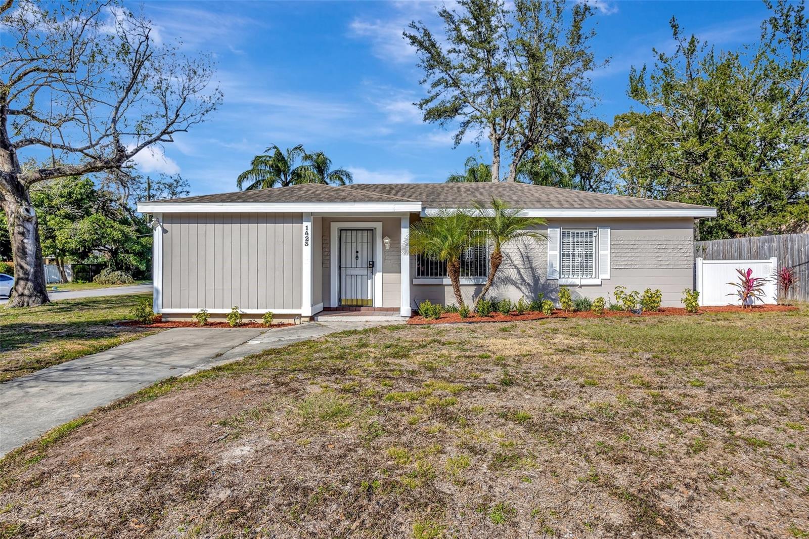 1423 W LINEBAUGH AVE, TAMPA, FL, 33612