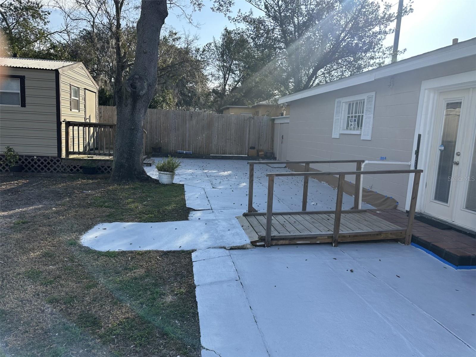 1423 W LINEBAUGH AVE, TAMPA, FL, 33612