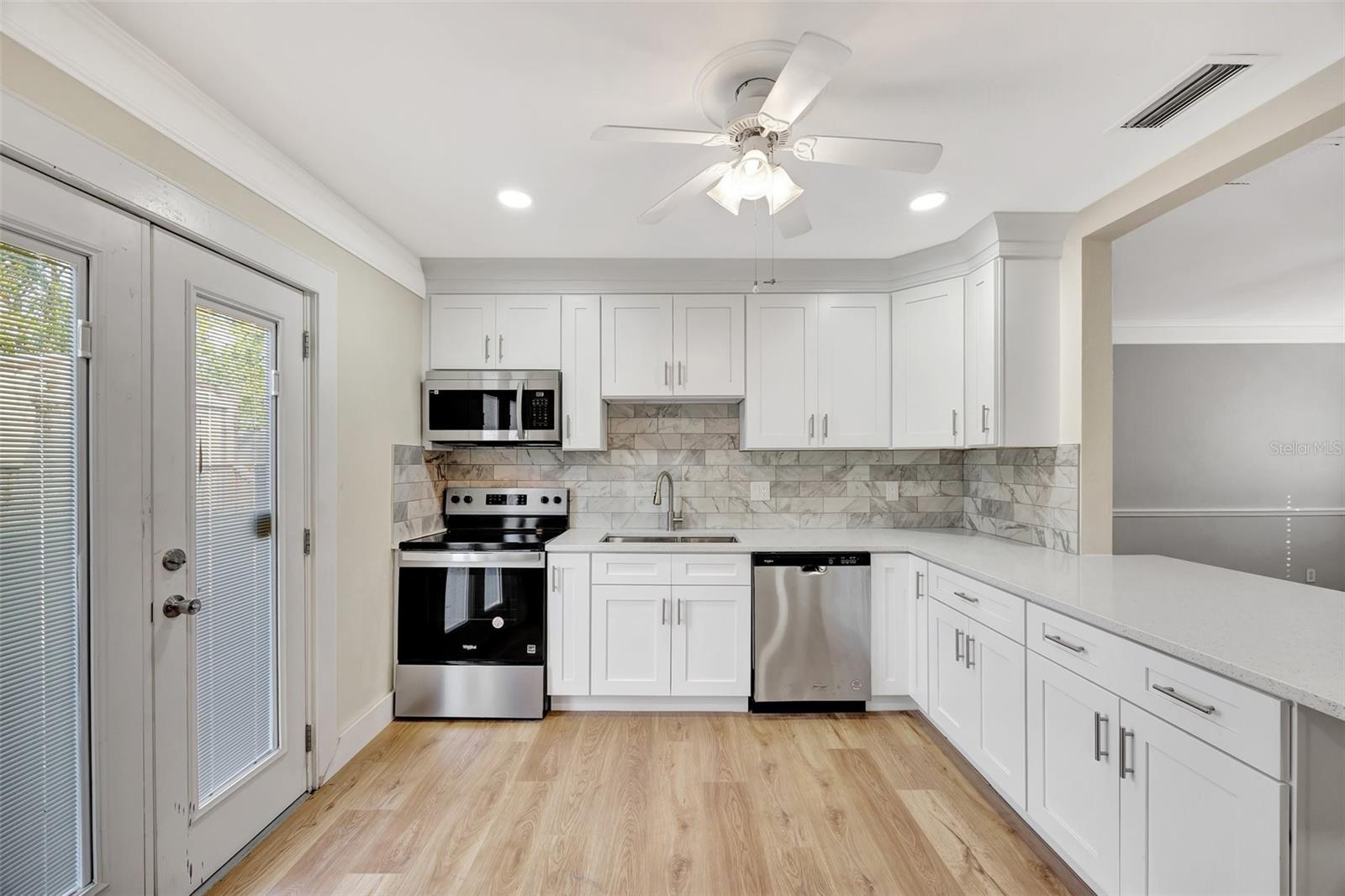 1423 W LINEBAUGH AVE, TAMPA, FL, 33612