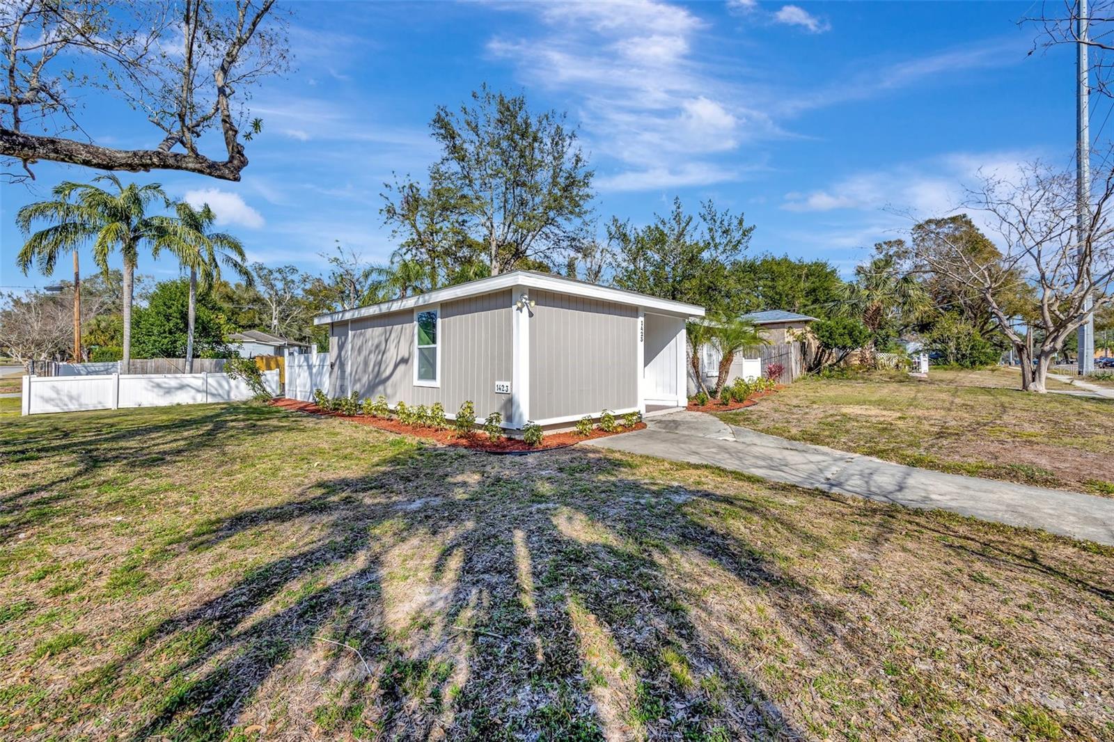 1423 W LINEBAUGH AVE, TAMPA, FL, 33612
