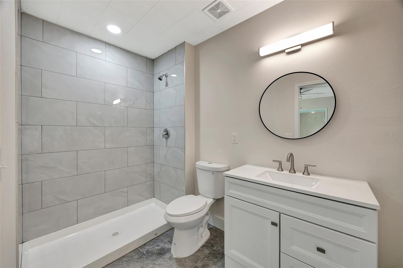 1423 W LINEBAUGH AVE, TAMPA, FL, 33612