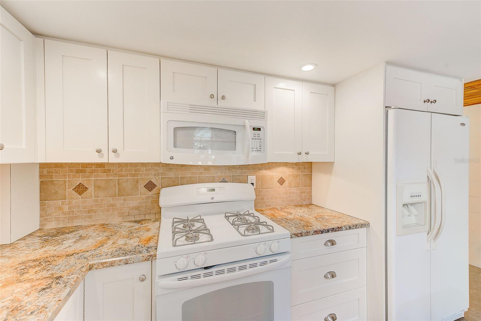 604 PENNSYLVANIA AVE, CRYSTAL BEACH, FL, 34681