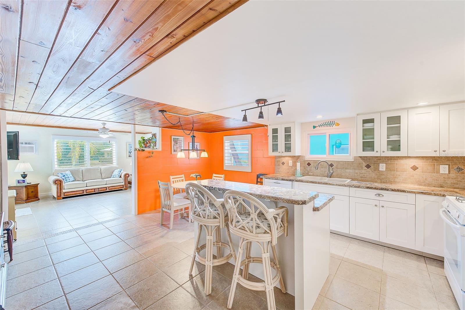 604 PENNSYLVANIA AVE, CRYSTAL BEACH, FL, 34681