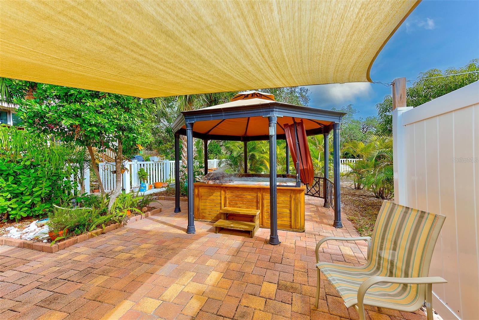 604 PENNSYLVANIA AVE, CRYSTAL BEACH, FL, 34681