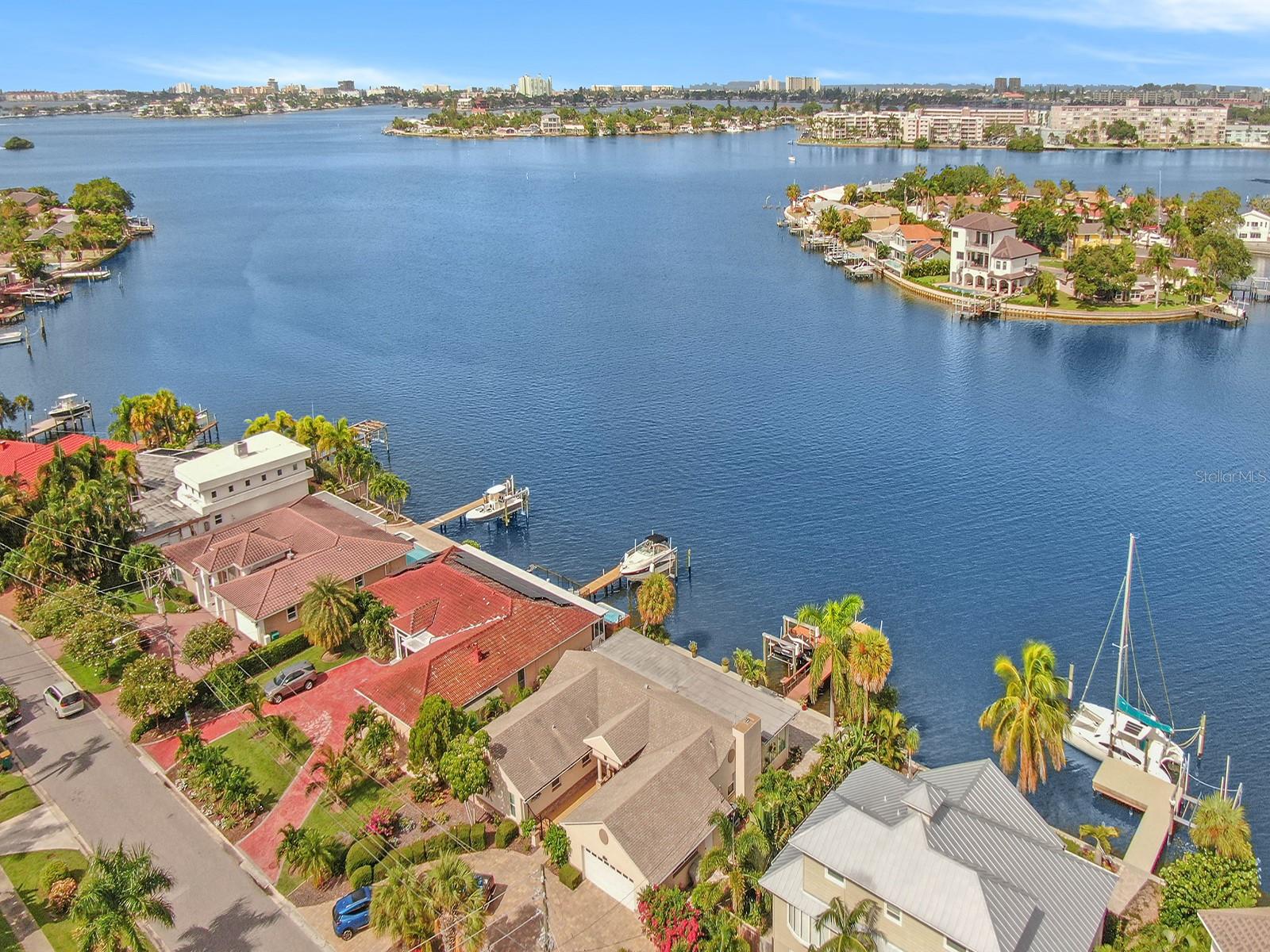 1818 DOLPHIN BLVD S, ST PETERSBURG, FL, 33707