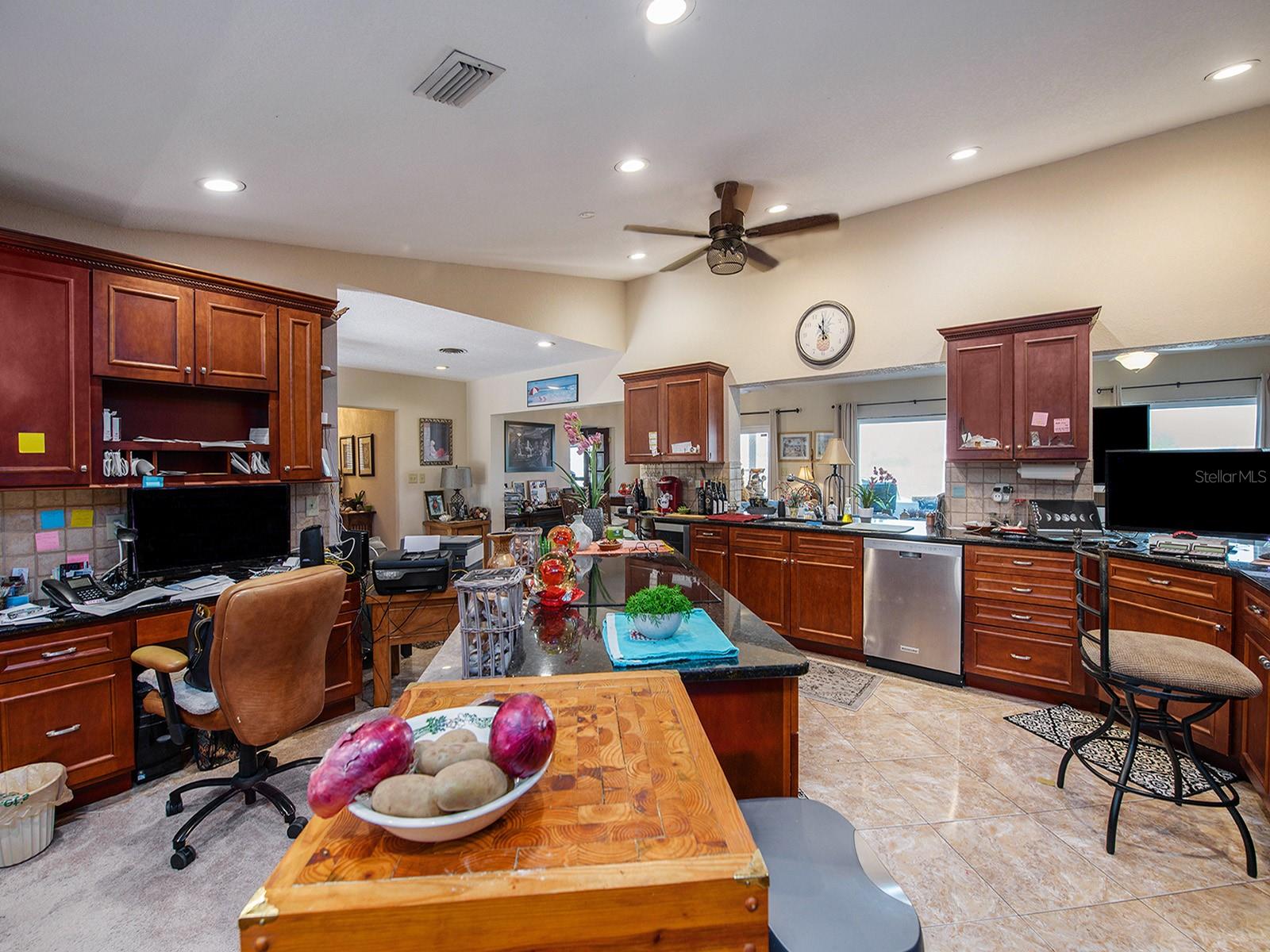 1818 DOLPHIN BLVD S, ST PETERSBURG, FL, 33707