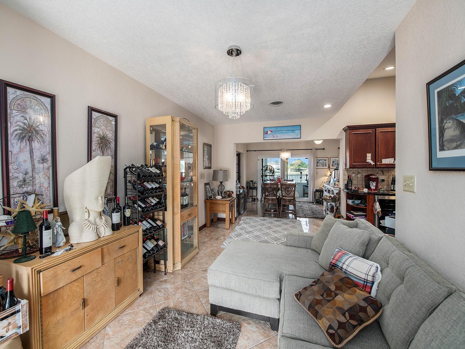 1818 DOLPHIN BLVD S, ST PETERSBURG, FL, 33707