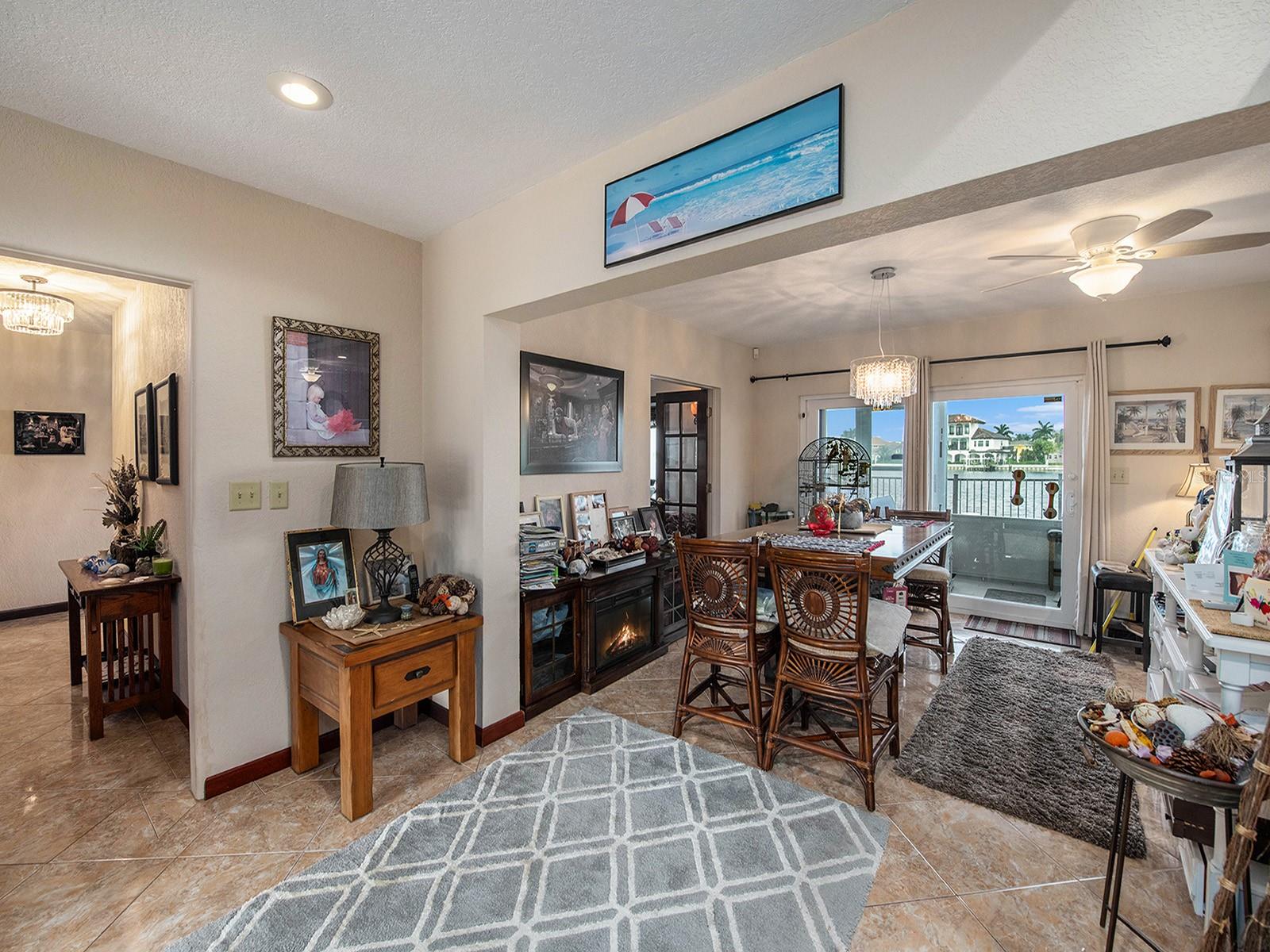 1818 DOLPHIN BLVD S, ST PETERSBURG, FL, 33707