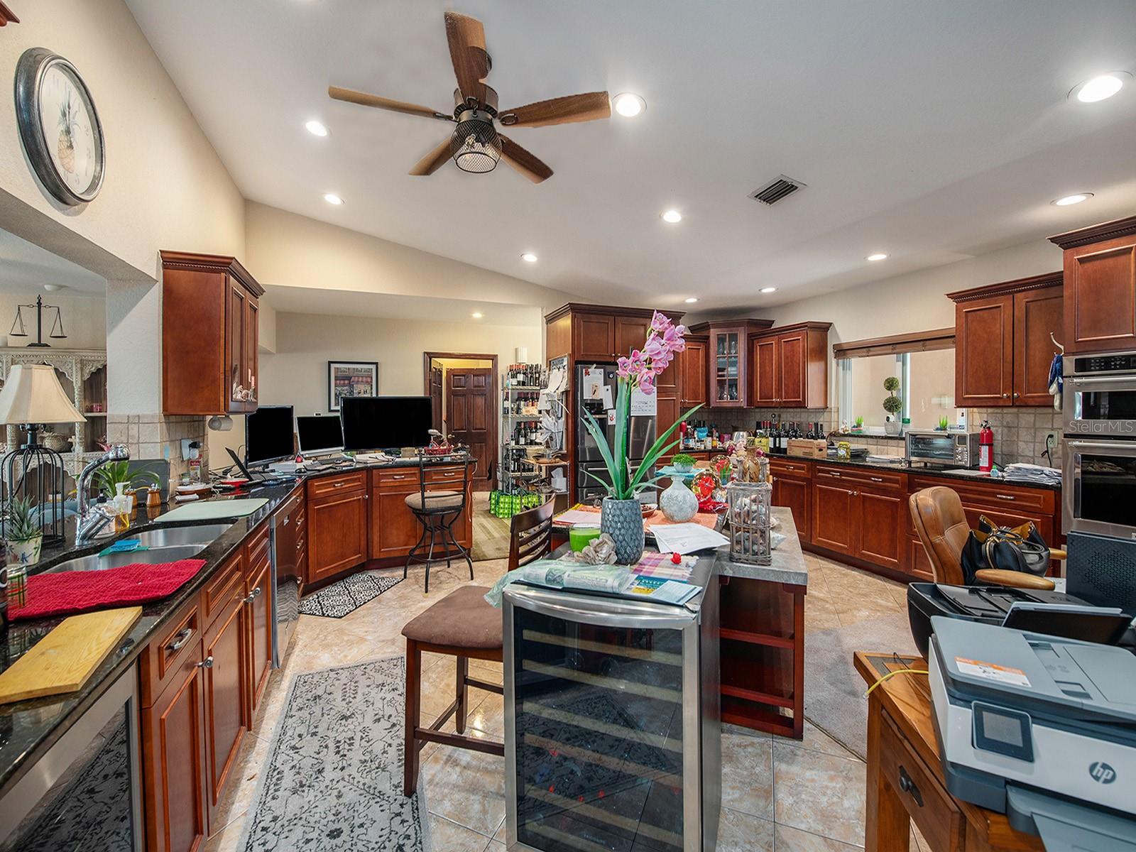 1818 DOLPHIN BLVD S, ST PETERSBURG, FL, 33707