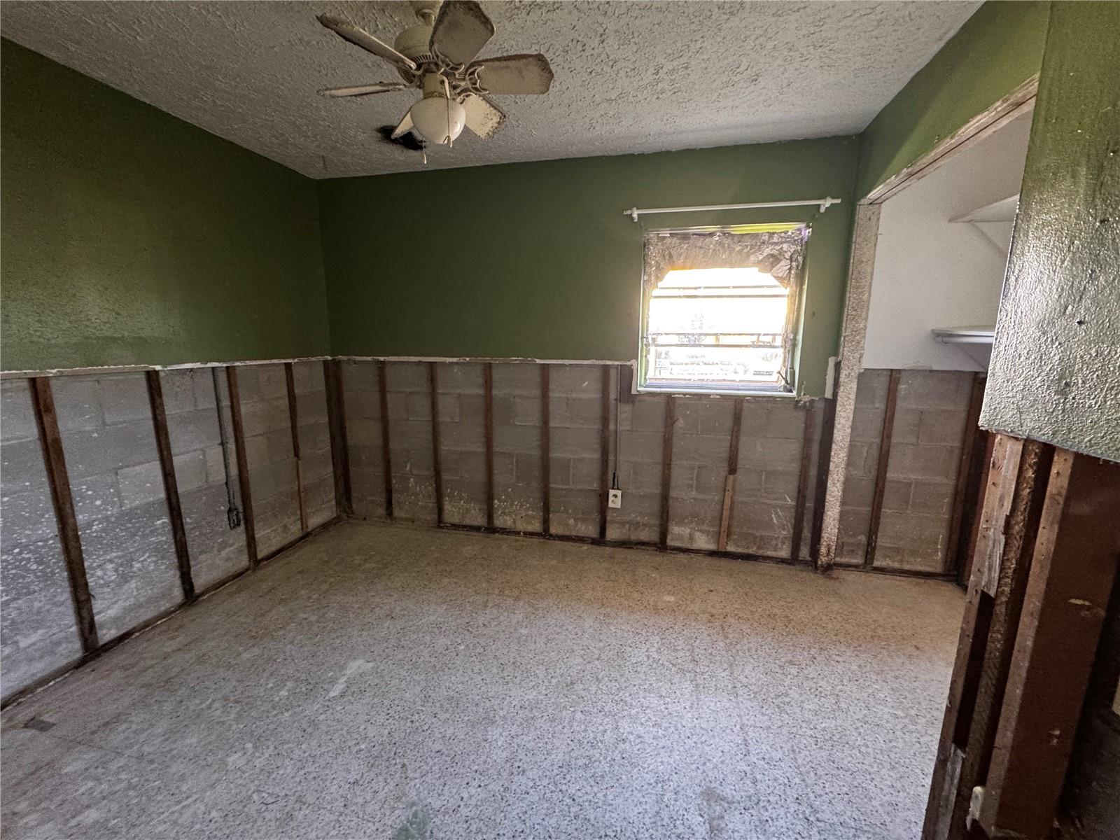 4000 HUNTINGTON ST NE, ST PETERSBURG, FL, 33703