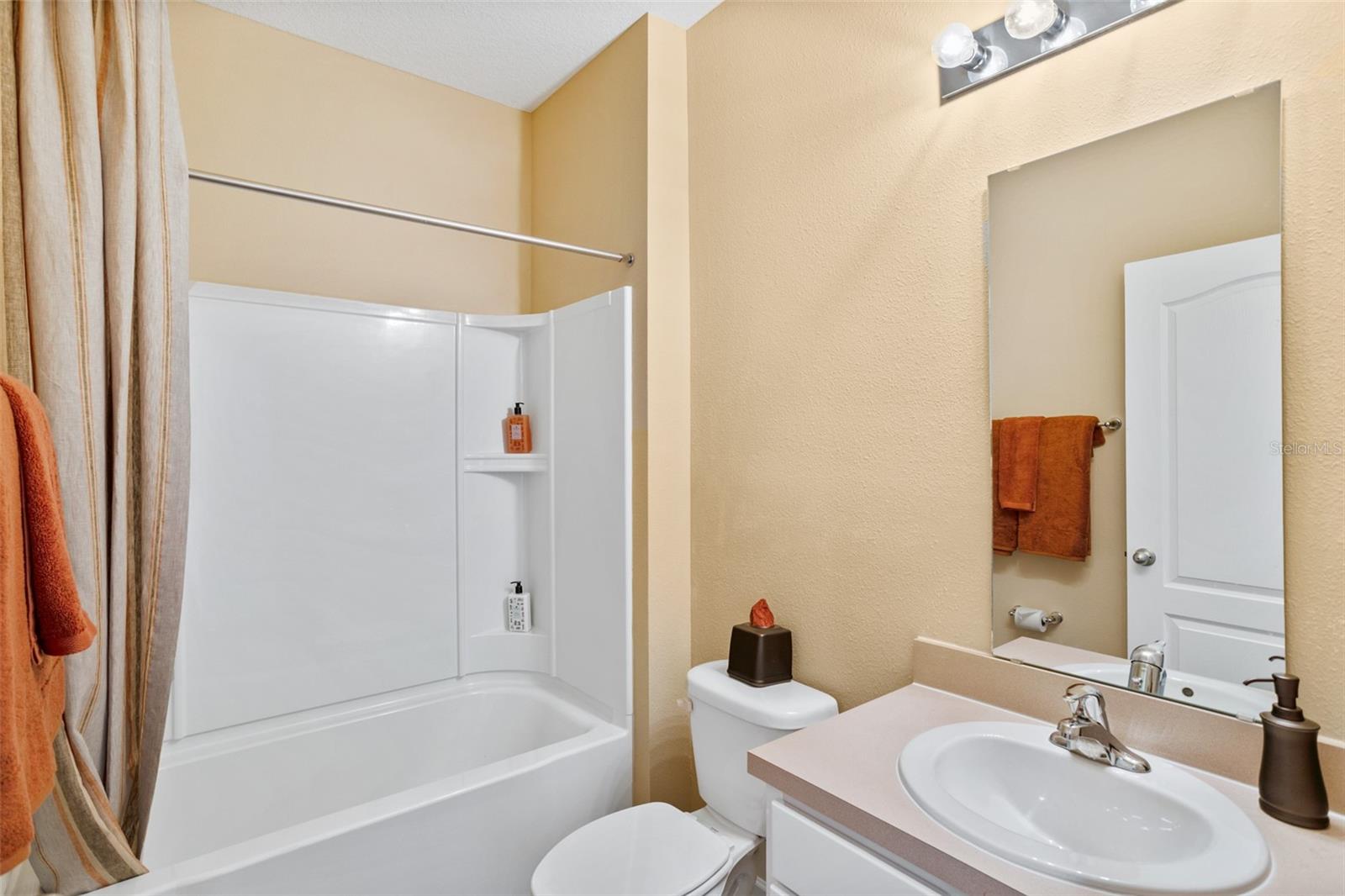 33 SPRINGWOOD DR, PALM COAST, FL, 32137