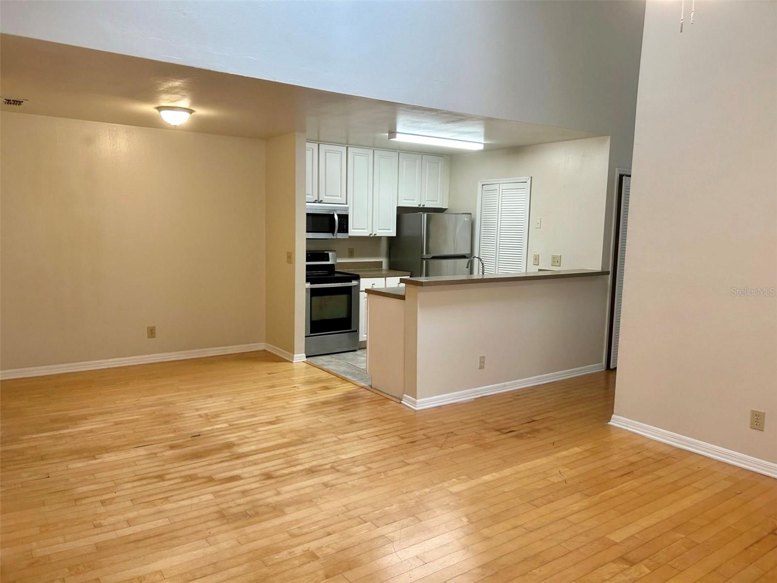 5968 WESTGATE DR #304, ORLANDO, FL, 32835