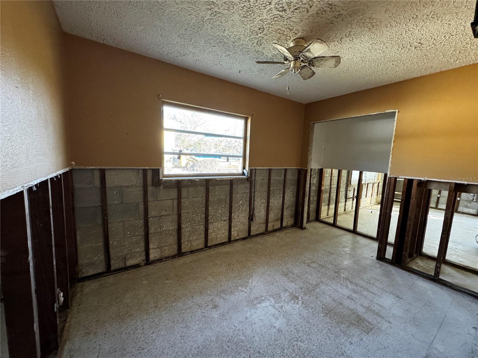 4000 HUNTINGTON ST NE, ST PETERSBURG, FL, 33703