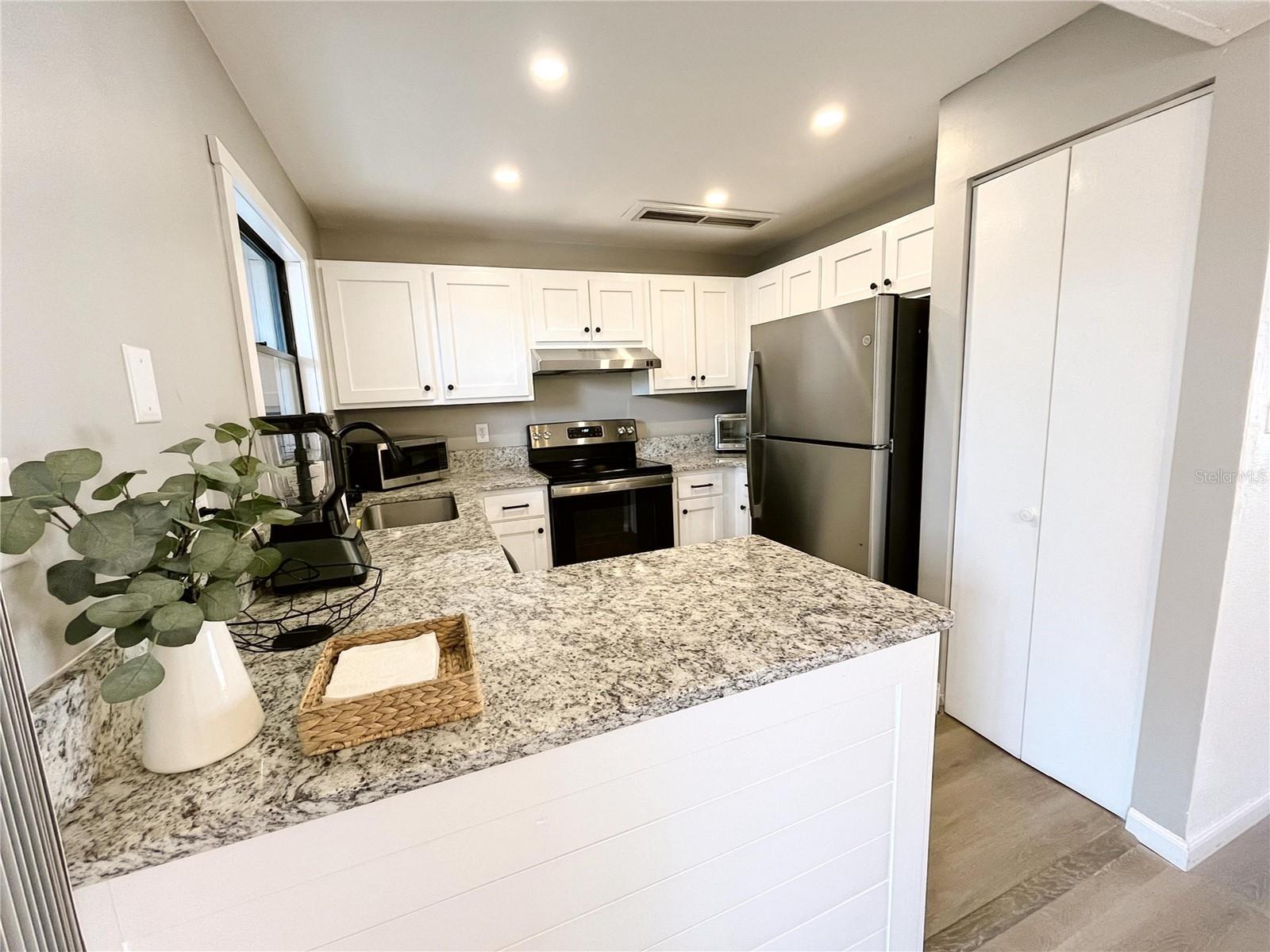 2811 SW ARCHER RD #T160, GAINESVILLE, FL, 32608