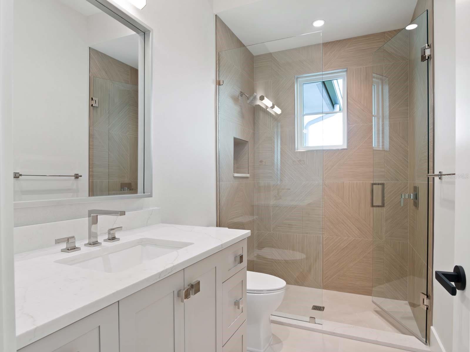 O6276285 Property Photo