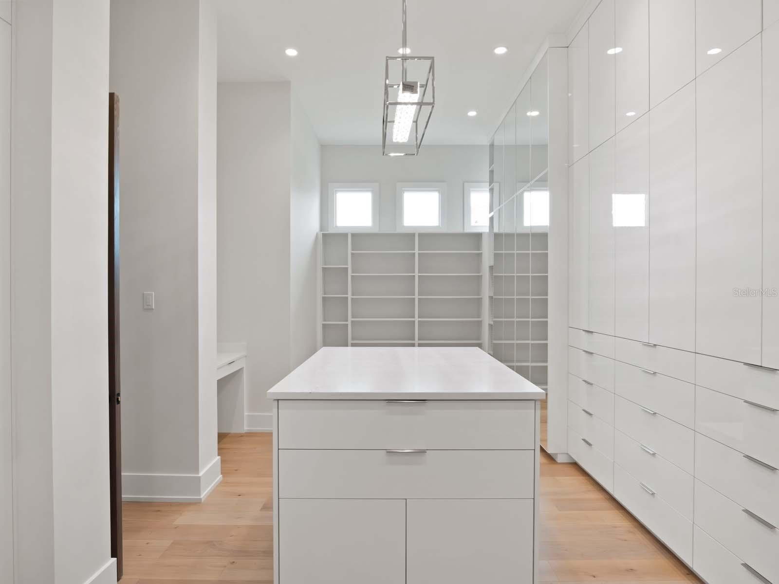 O6276285 Property Photo