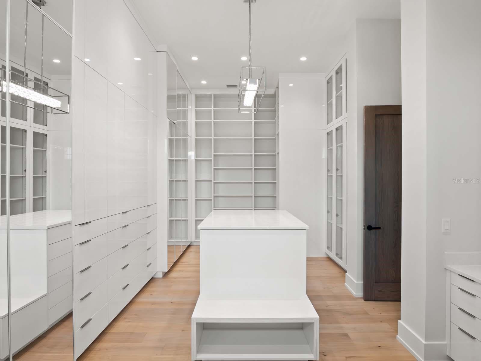 O6276285 Property Photo