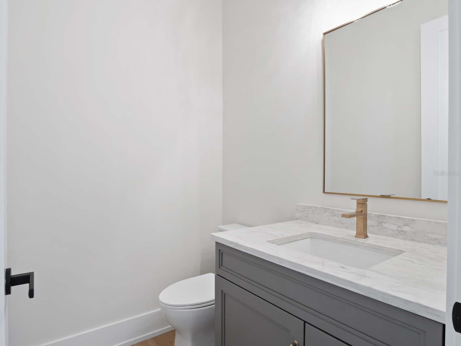 O6276285 Property Photo