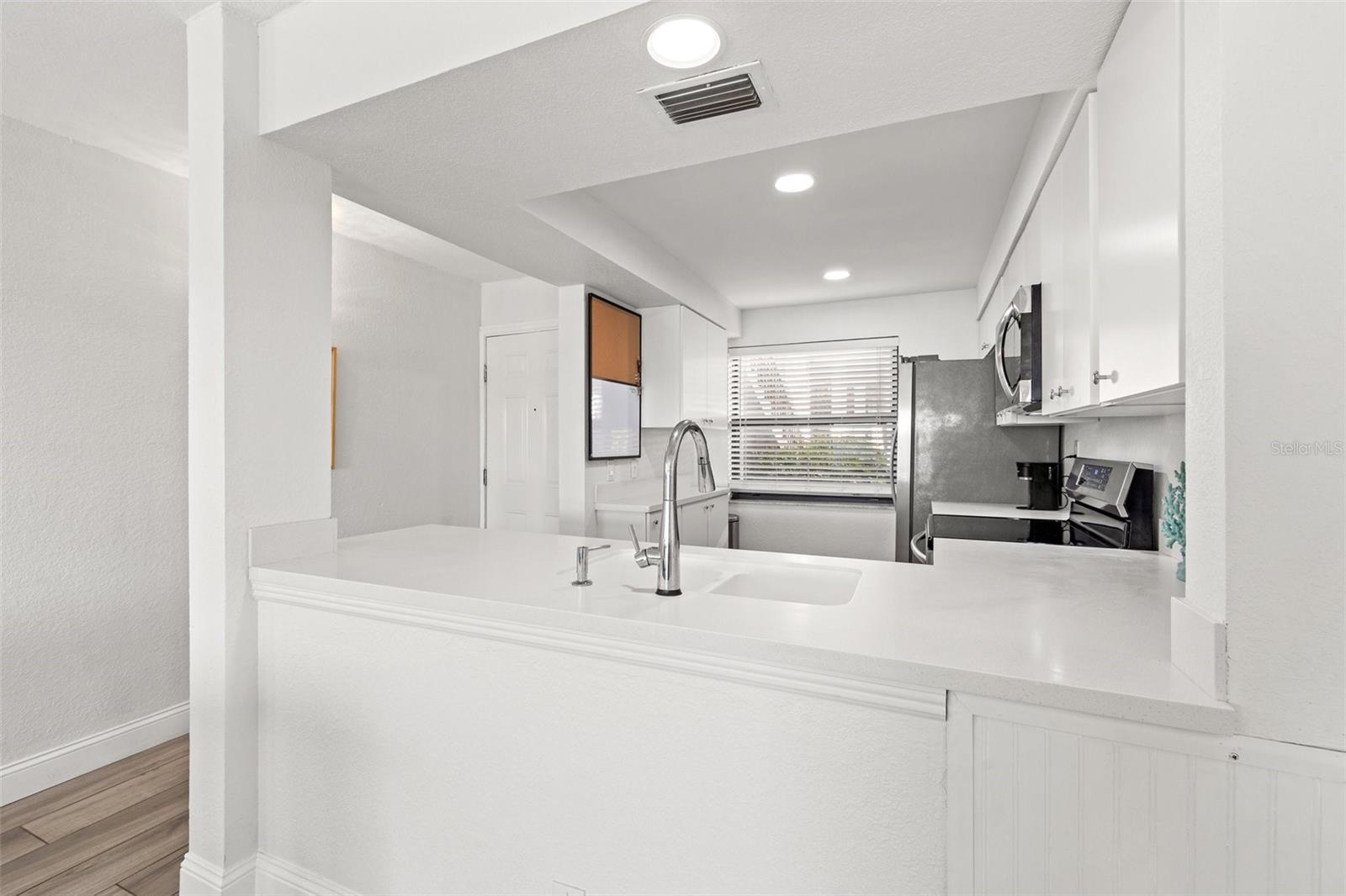 6265 SUN BLVD #101, ST PETERSBURG, FL, 33715