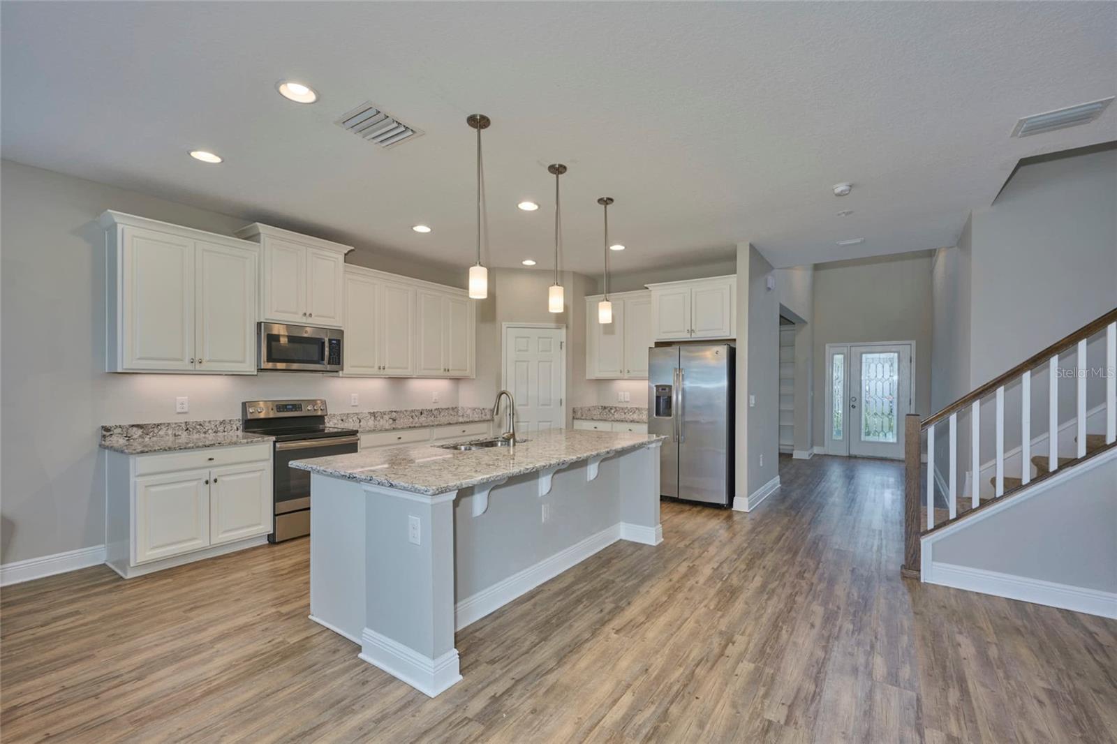 8044 LAGO MIST WAY, WESLEY CHAPEL, FL, 33545