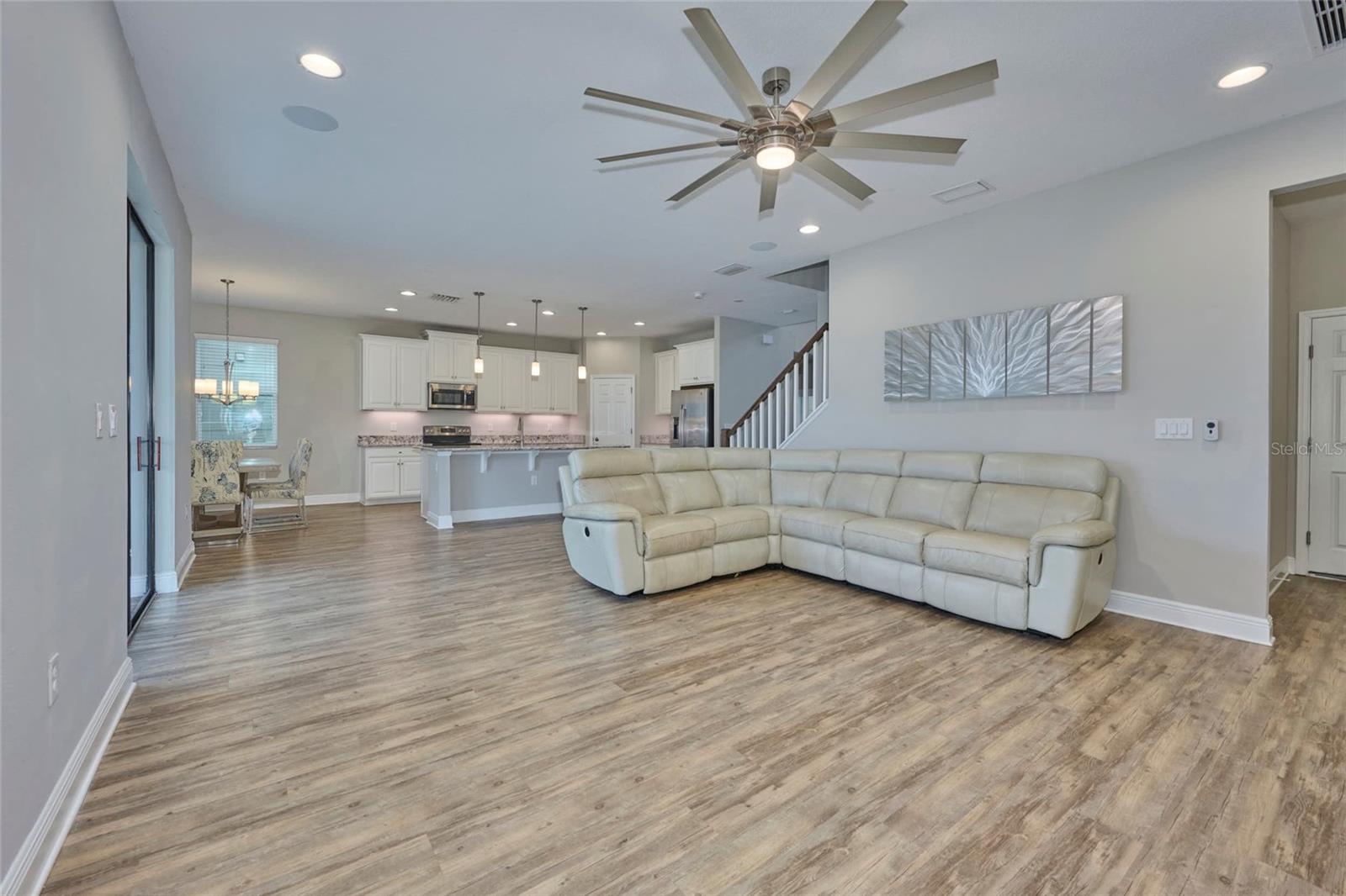 8044 LAGO MIST WAY, WESLEY CHAPEL, FL, 33545