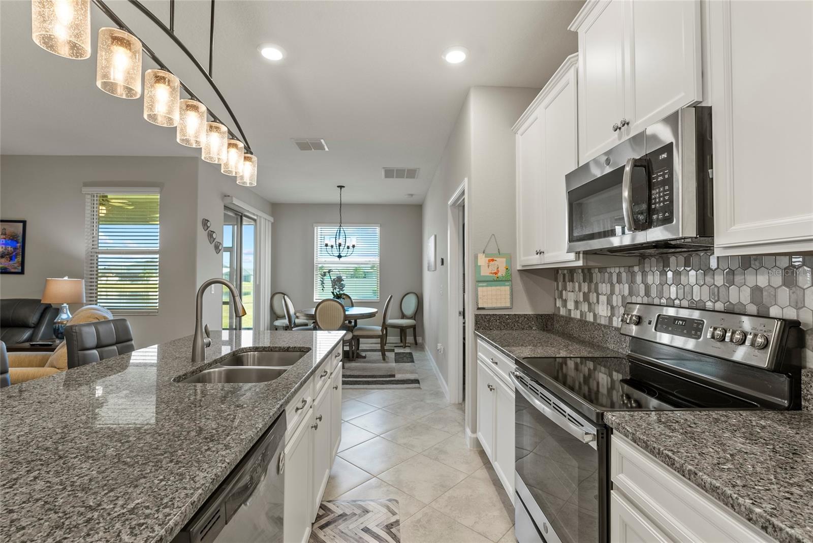 15720 BUCKFORD LANDING PL, SUN CITY CENTER, FL, 33573