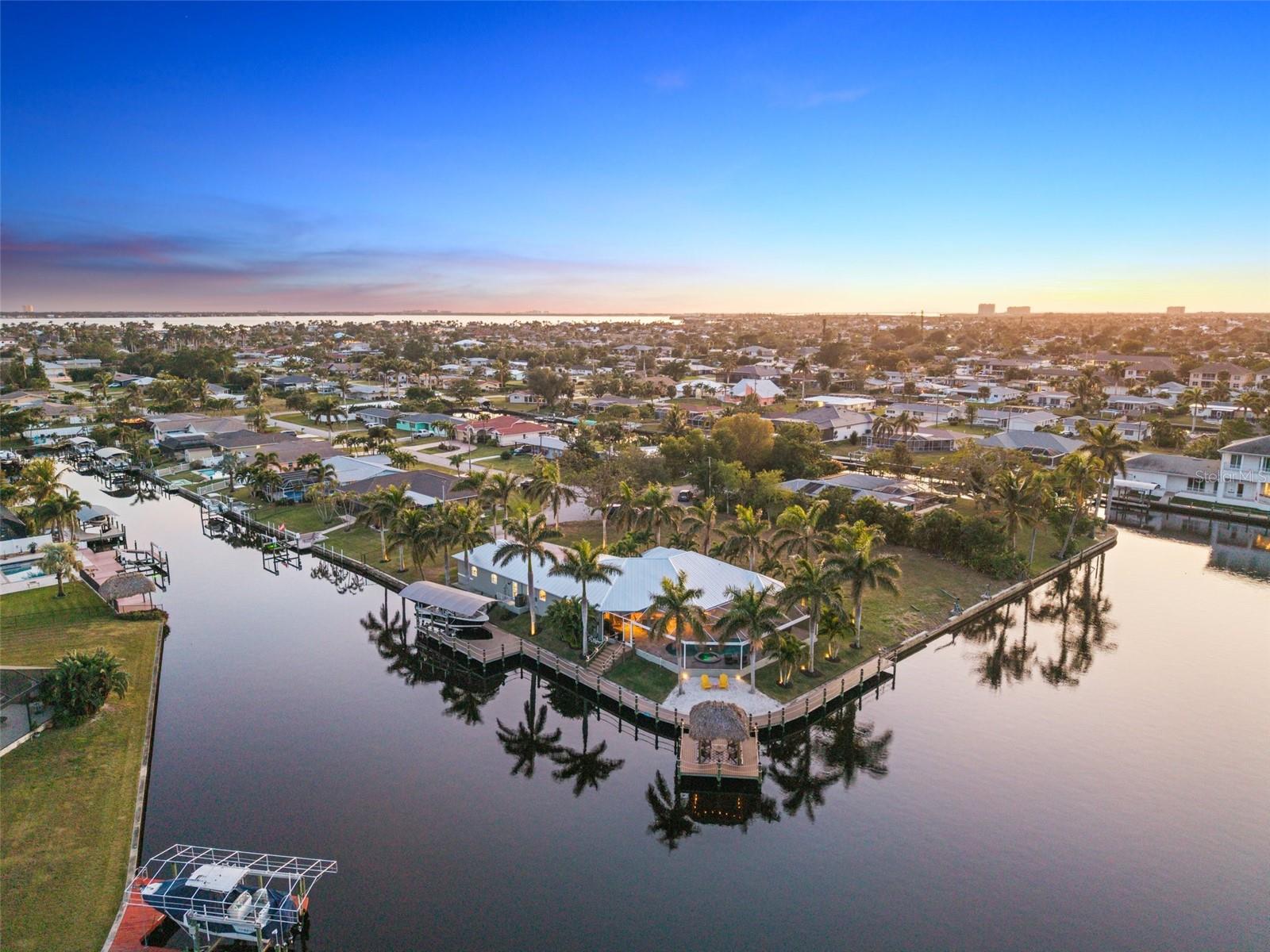 5111 CALUSA CT, CAPE CORAL, FL, 33904