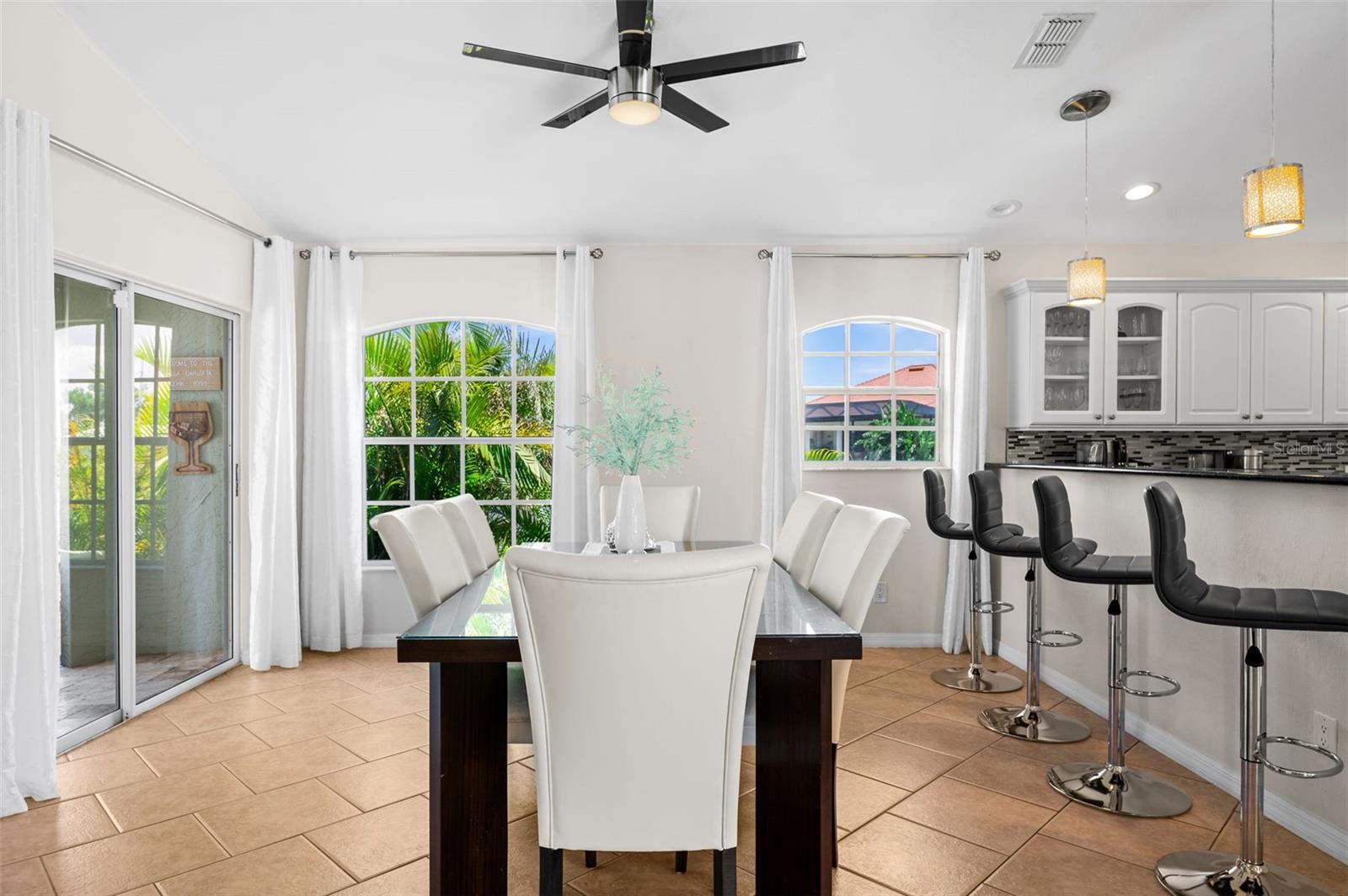 5111 CALUSA CT, CAPE CORAL, FL, 33904