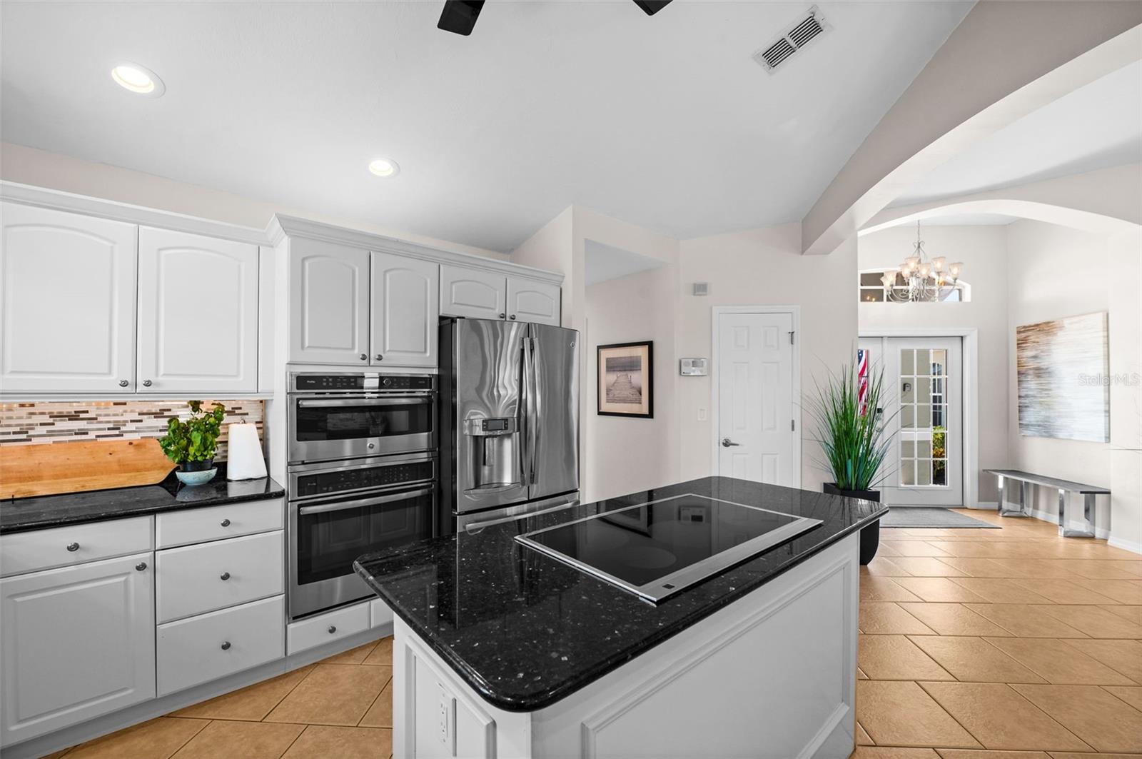 5111 CALUSA CT, CAPE CORAL, FL, 33904