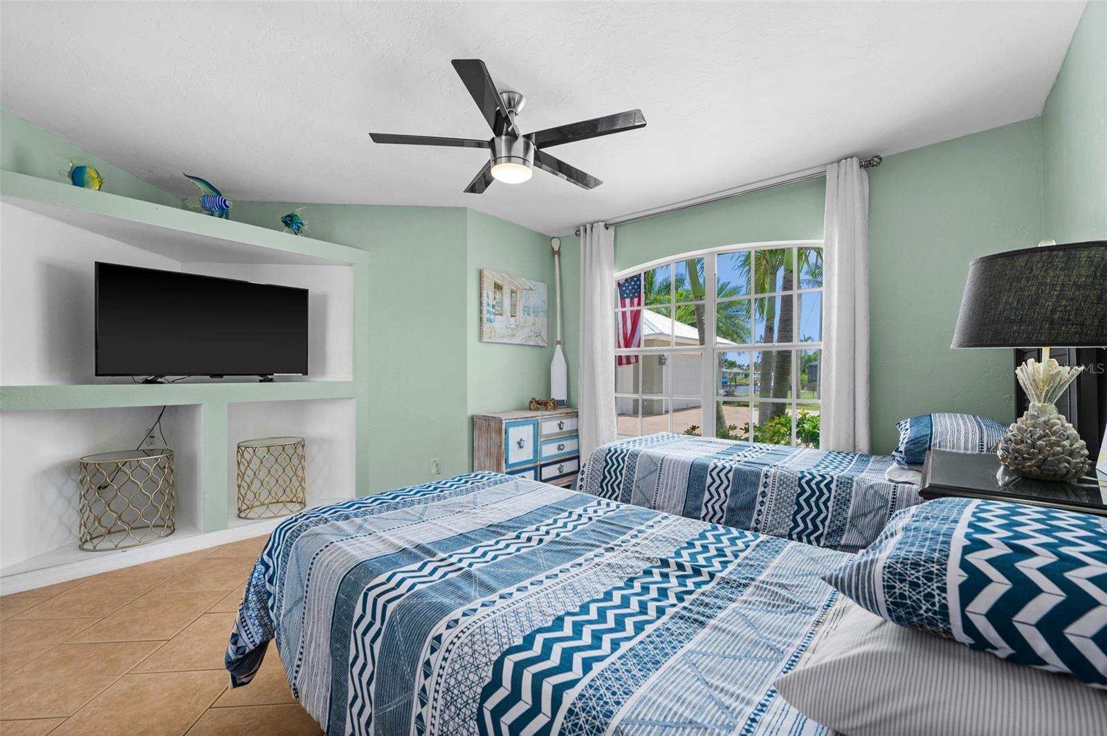 5111 CALUSA CT, CAPE CORAL, FL, 33904