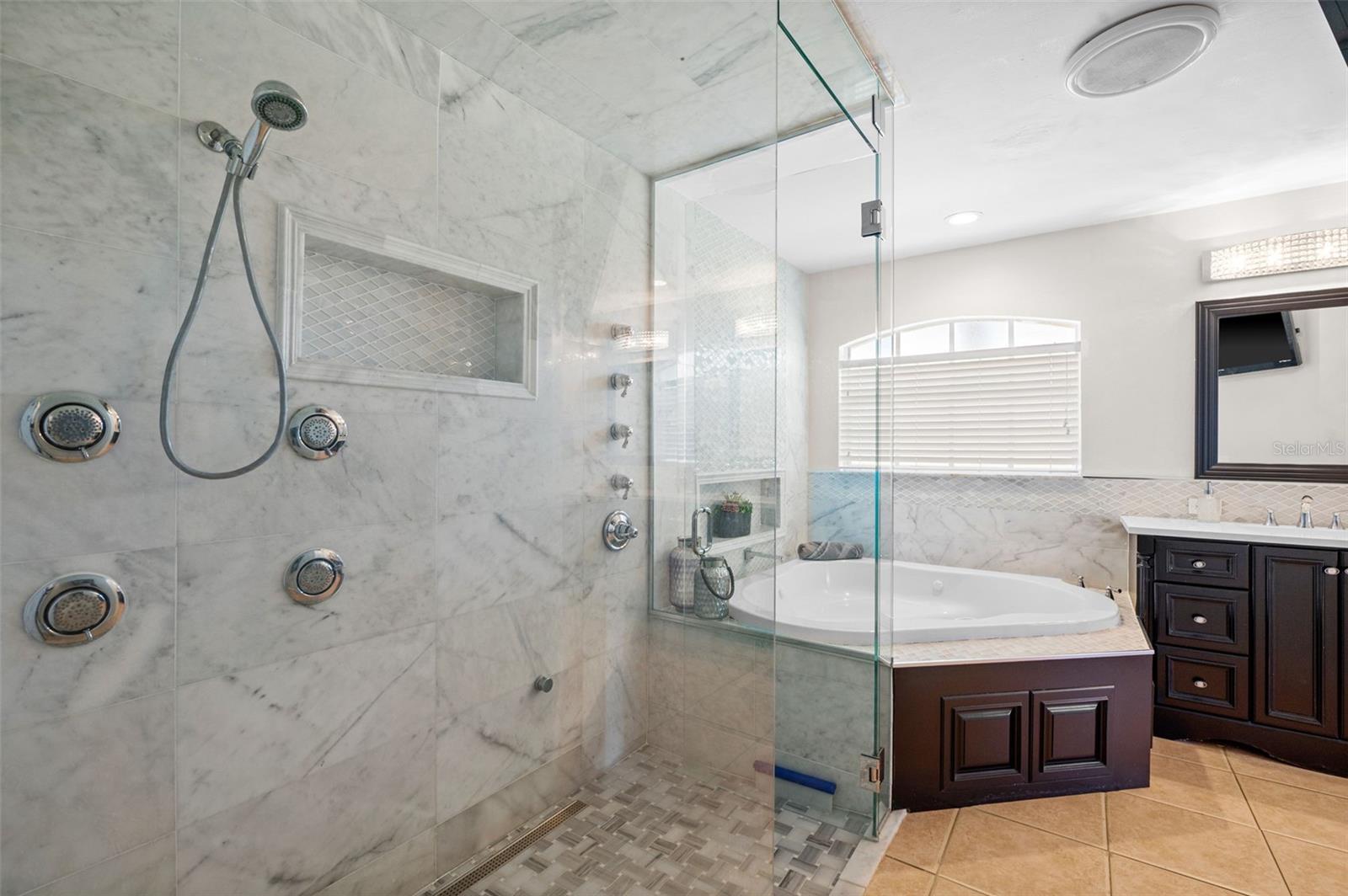 5111 CALUSA CT, CAPE CORAL, FL, 33904