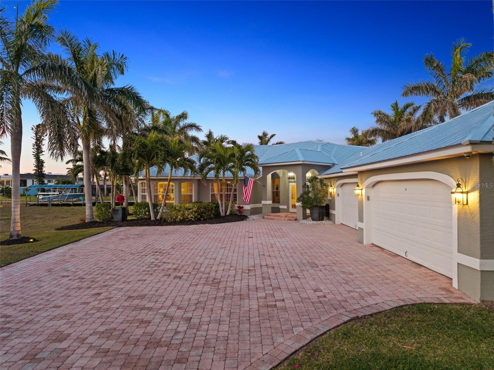 5111 CALUSA CT, CAPE CORAL, FL, 33904