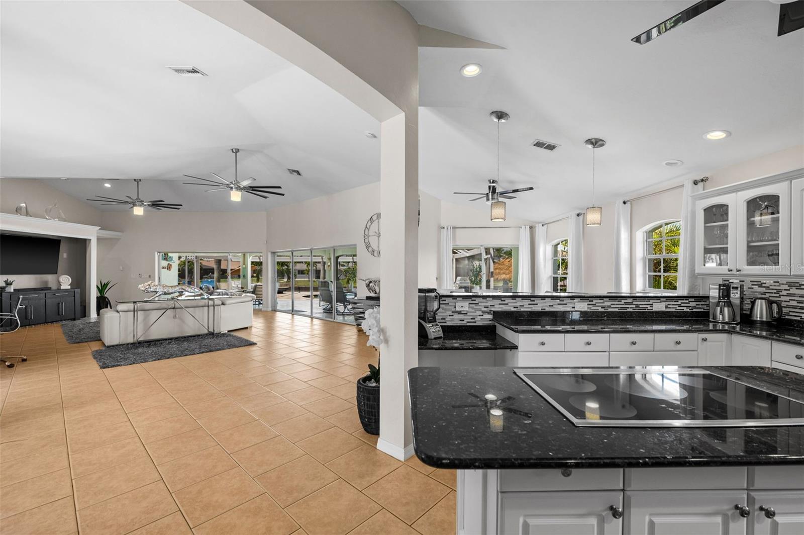 5111 CALUSA CT, CAPE CORAL, FL, 33904