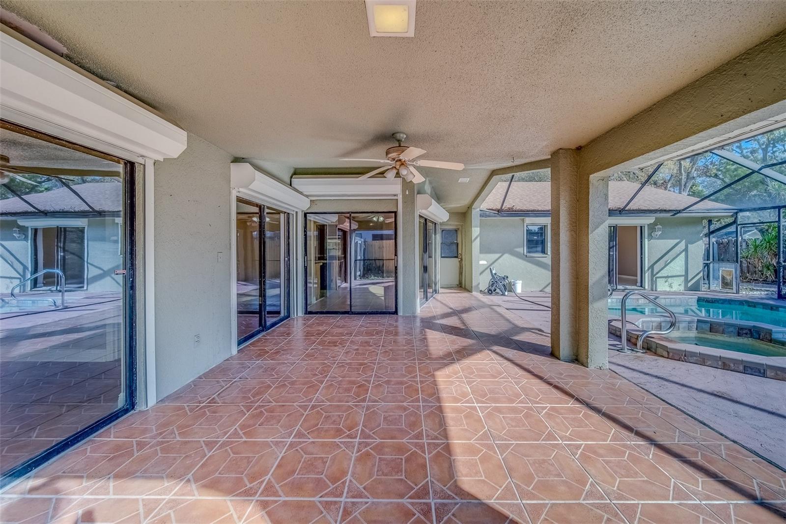 1112 WOODCREST AVE, SAFETY HARBOR, FL, 34695