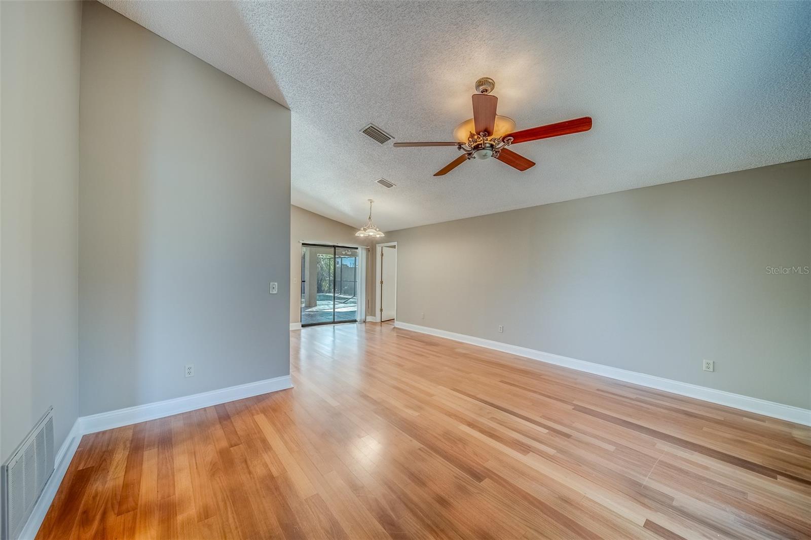 1112 WOODCREST AVE, SAFETY HARBOR, FL, 34695